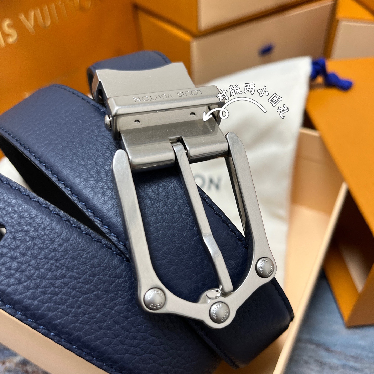 Louis Vuitton 루이비통 루이 비통 남성 M4430 가죽 벨트 3