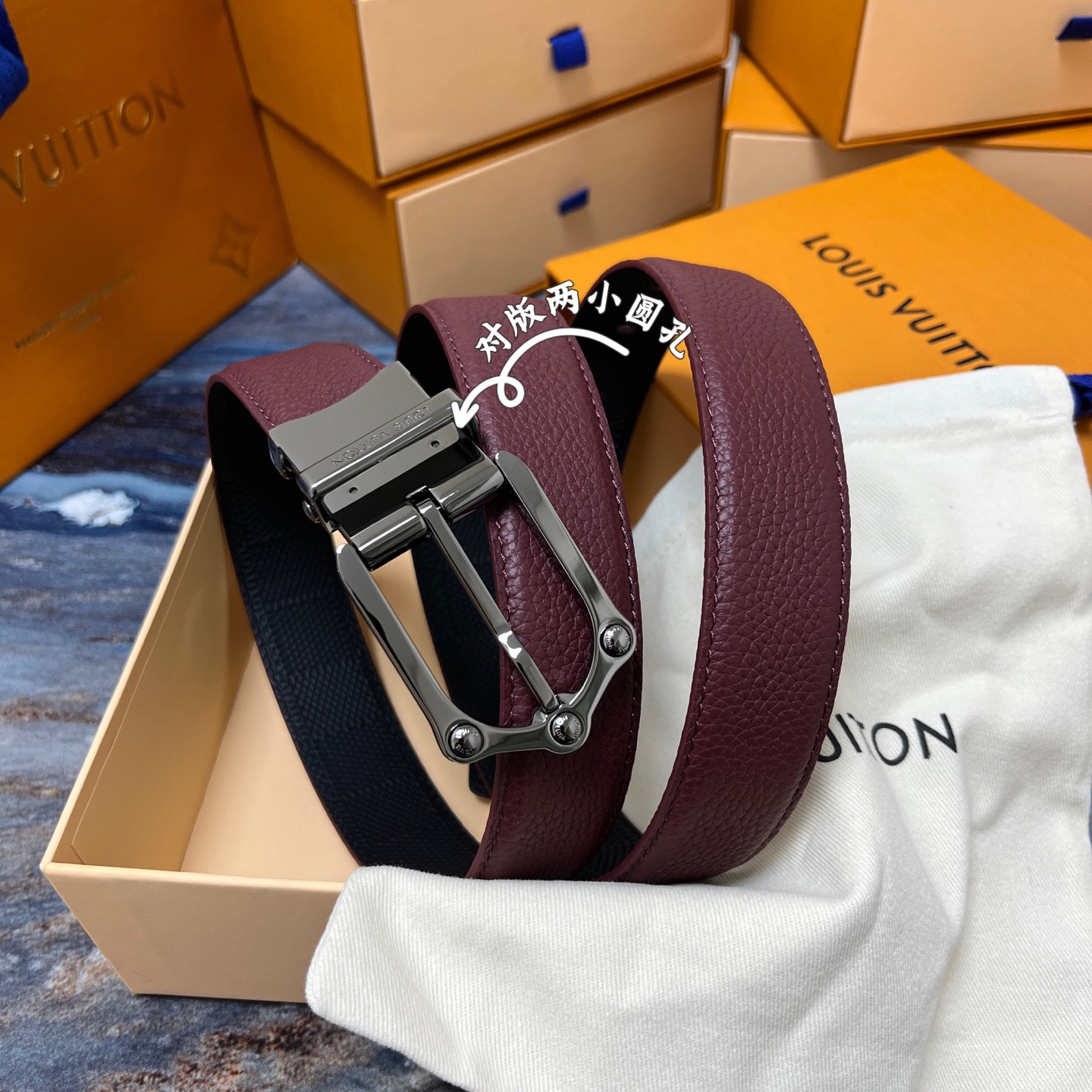 Louis Vuitton 루이비통 루이 비통 남성 M4430 가죽 벨트 1