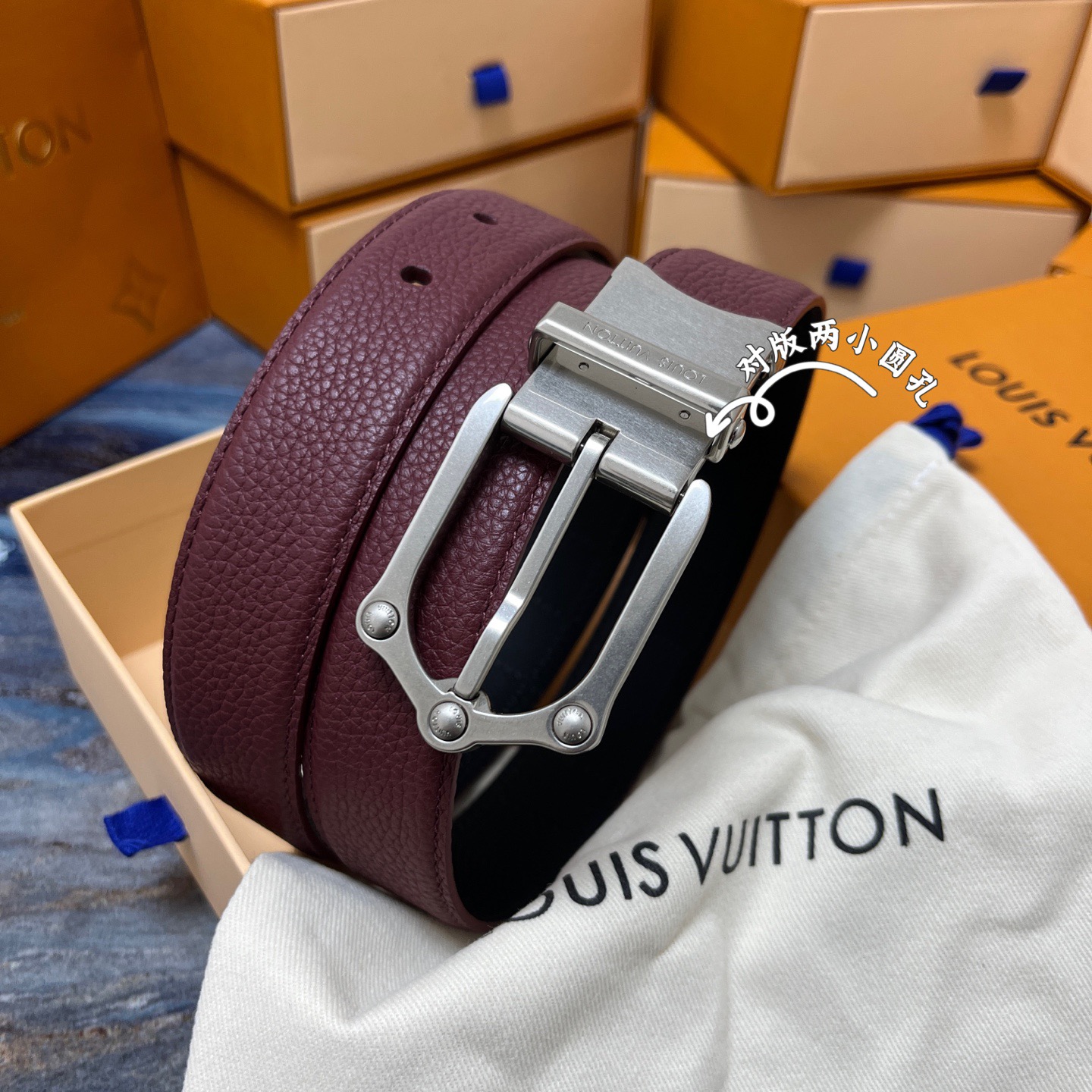 Louis Vuitton 루이비통 루이 비통 남성 M4430 가죽 벨트 1