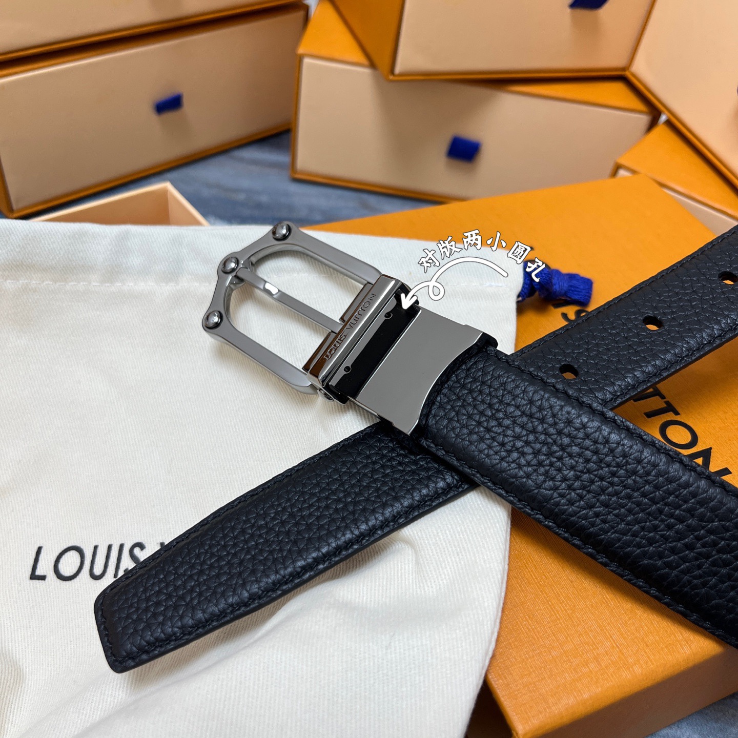 Louis Vuitton 루이비통 루이 비통 남성 M4430 가죽 벨트 9