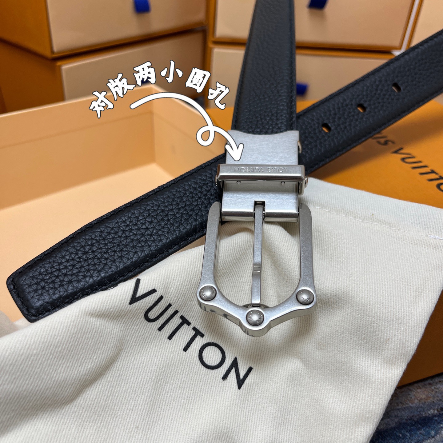 Louis Vuitton 루이비통 루이 비통 남성 M4430 가죽 벨트 9