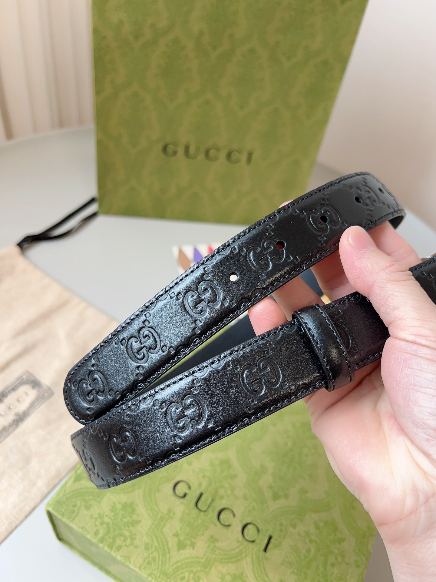Gucci 구찌 GG 로고 엠보 가죽 벨트 3cm 2
