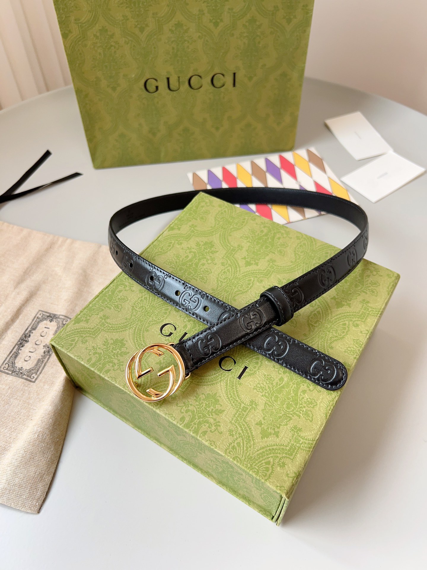 Gucci 구찌 GG 로고 엠보 가죽 벨트 3cm 2