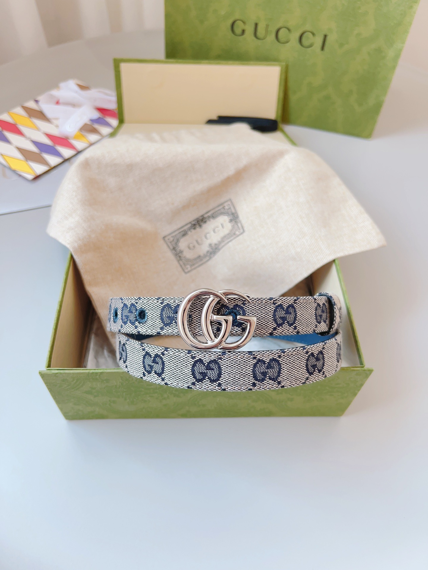 Burberry 버버리 스코틀랜드 체크 양면 캐시미어 후드 케이프 숄 9