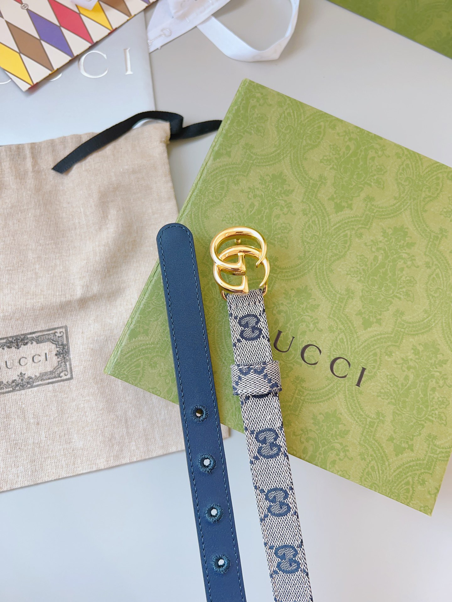 Burberry 버버리 스코틀랜드 체크 양면 캐시미어 후드 케이프 숄 4