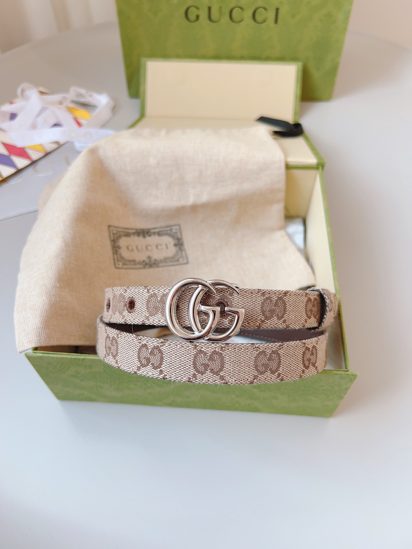 Burberry 버버리 스코틀랜드 체크 양면 캐시미어 후드 케이프 숄 14