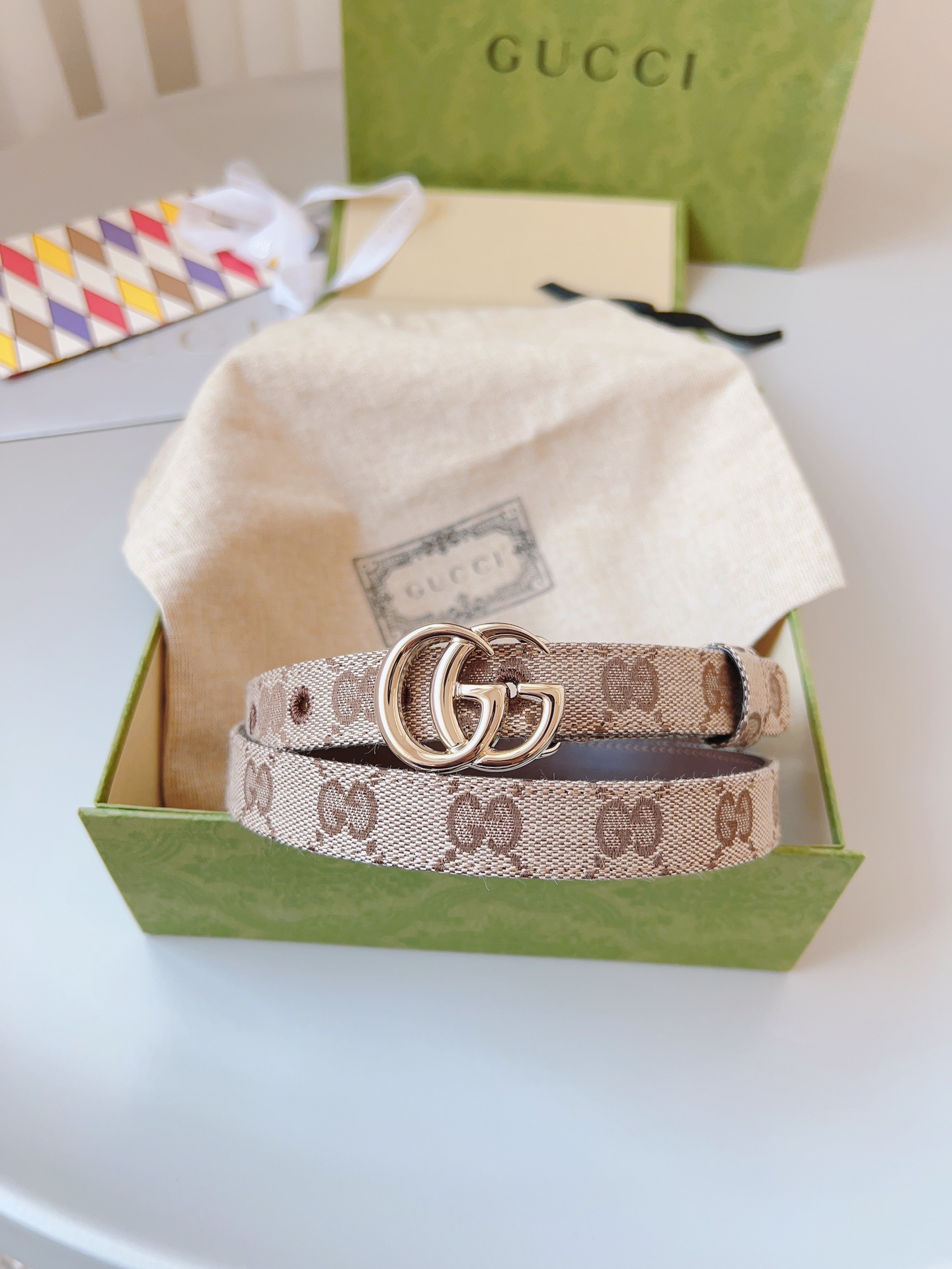 Gucci 구찌 GG 캔버스 블루 레더 트림 슬림 벨트 1