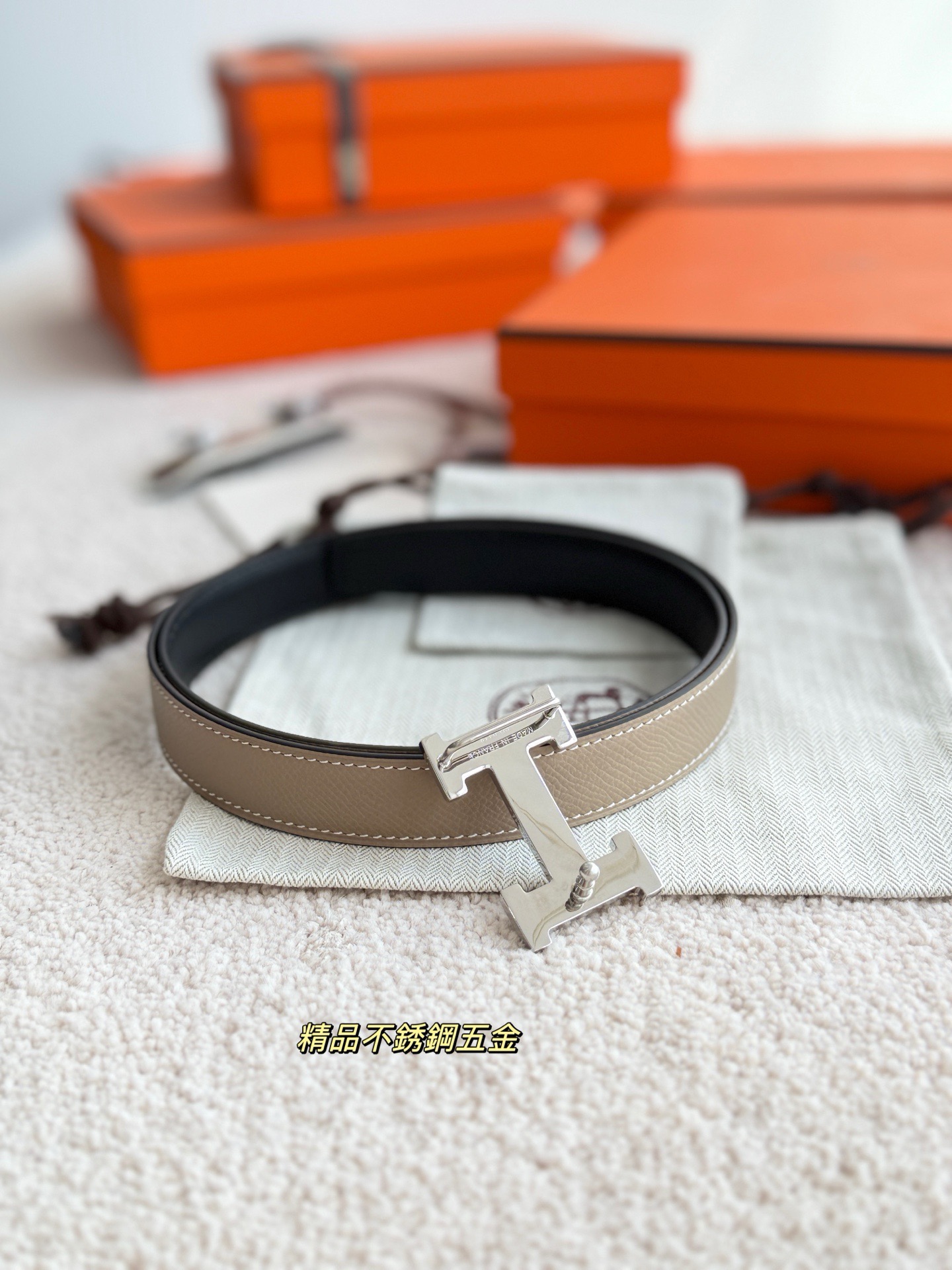 Brunello Cucinelli 브루넬로 쿠치넬리 2025 가을·겨울 여성 하이넥 허리 스트링 구스다운 점퍼 7