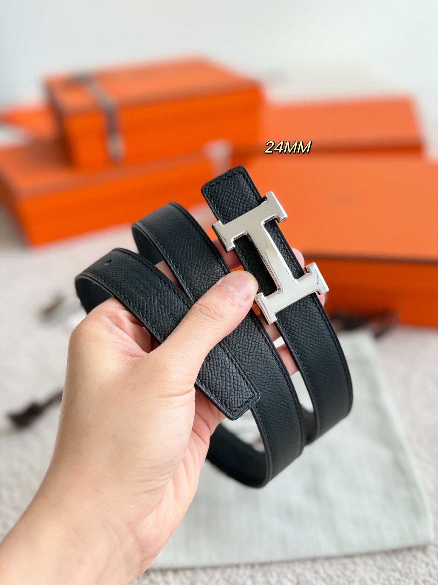 Brunello Cucinelli 브루넬로 쿠치넬리 2025 가을·겨울 여성 하이넥 허리 스트링 구스다운 점퍼 1