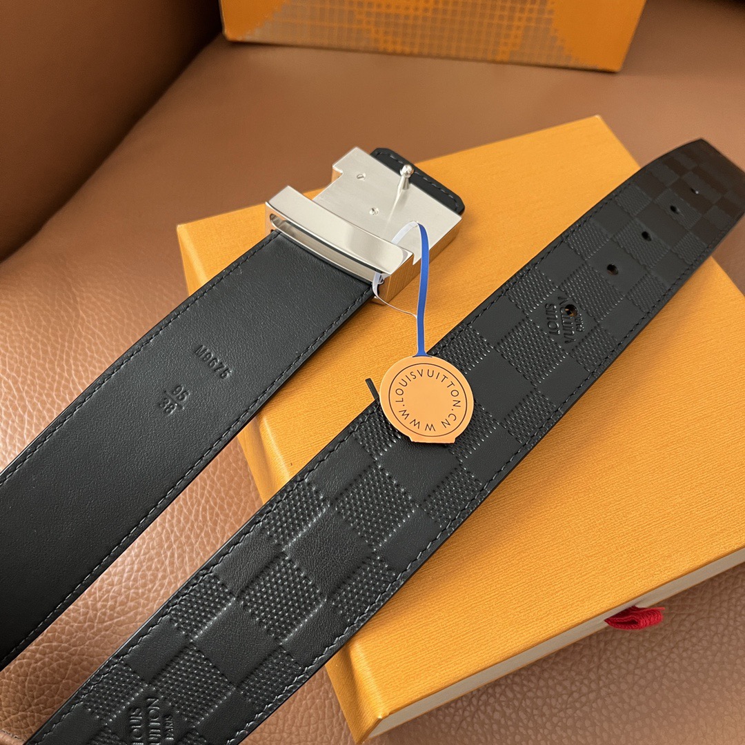 LOUIS VUITTON 루이비통 루이 비통 남성 클래식 다미에 엠보싱 벨트 4