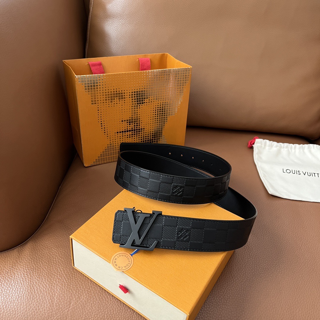 LOUIS VUITTON 루이비통 루이 비통 남성 클래식 다미에 엠보싱 벨트 1