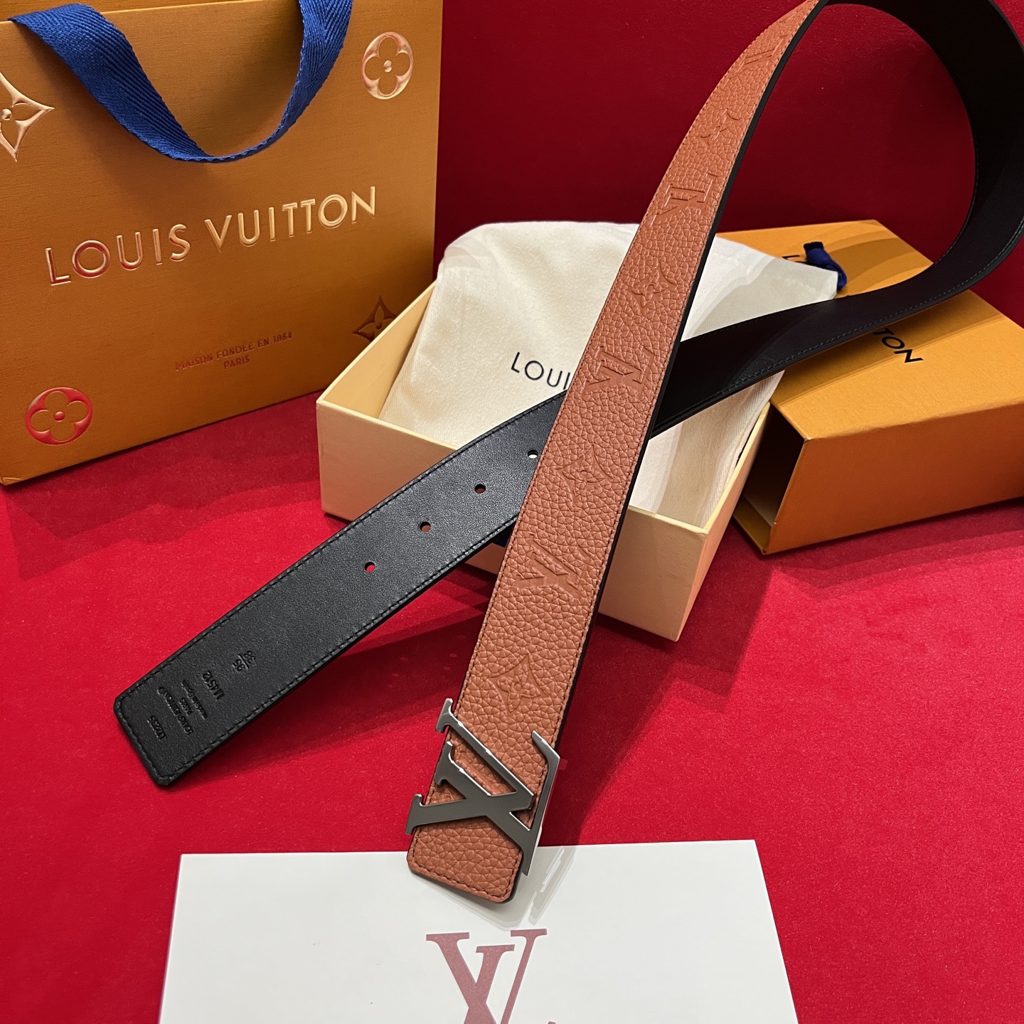 Louis Vuitton 루이비통 루이 비통 토고 패턴 소가죽 남성 벨트 2