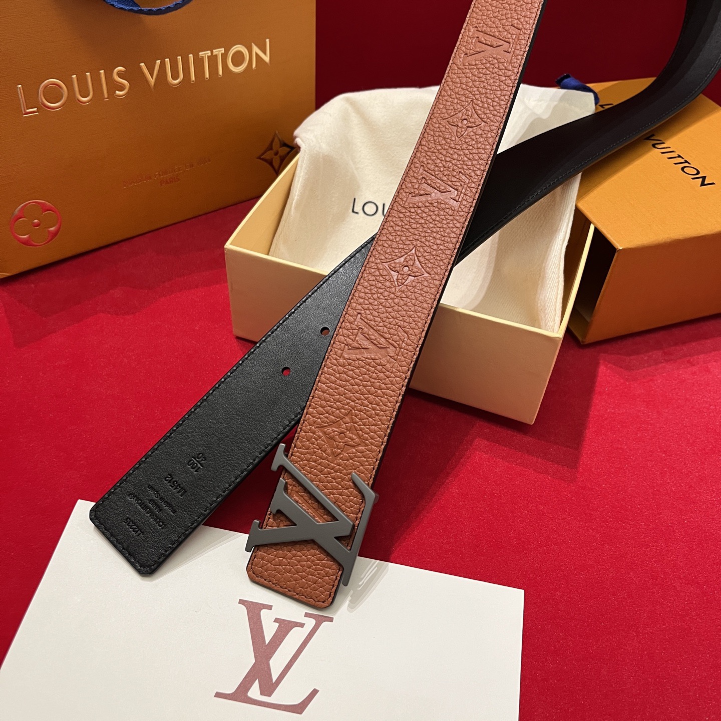 Louis Vuitton 루이비통 루이 비통 토고 패턴 소가죽 남성 벨트 2