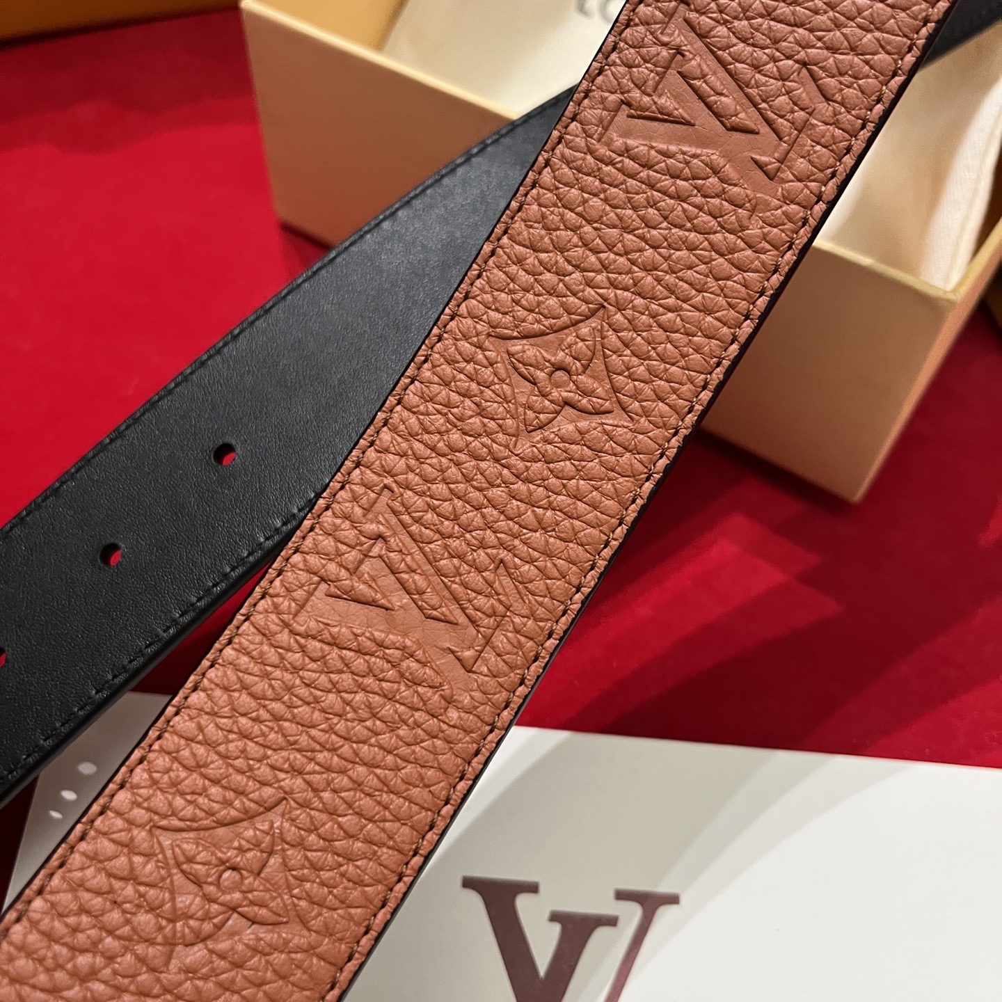 Louis Vuitton 루이비통 루이 비통 토고 패턴 소가죽 남성 벨트 4