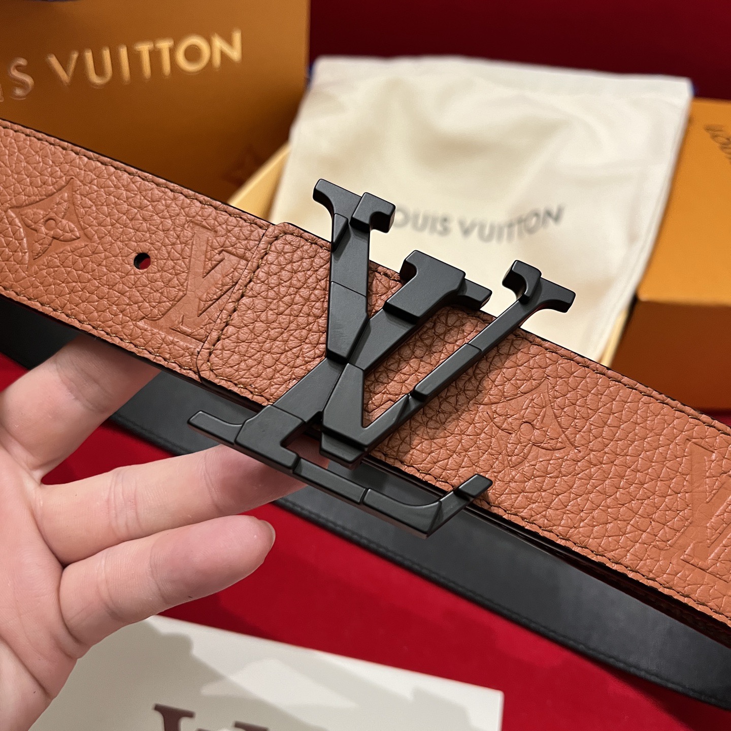 Louis Vuitton 루이비통 루이 비통 토고 패턴 소가죽 남성 벨트 2