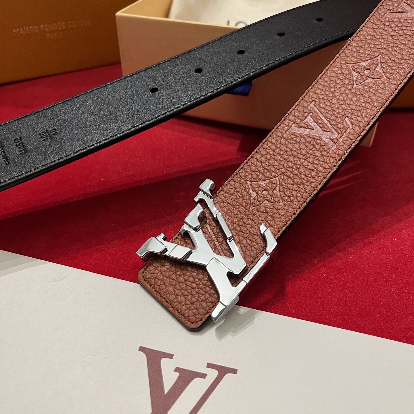 Louis Vuitton 루이비통 루이 비통 토고 패턴 소가죽 남성 벨트 6