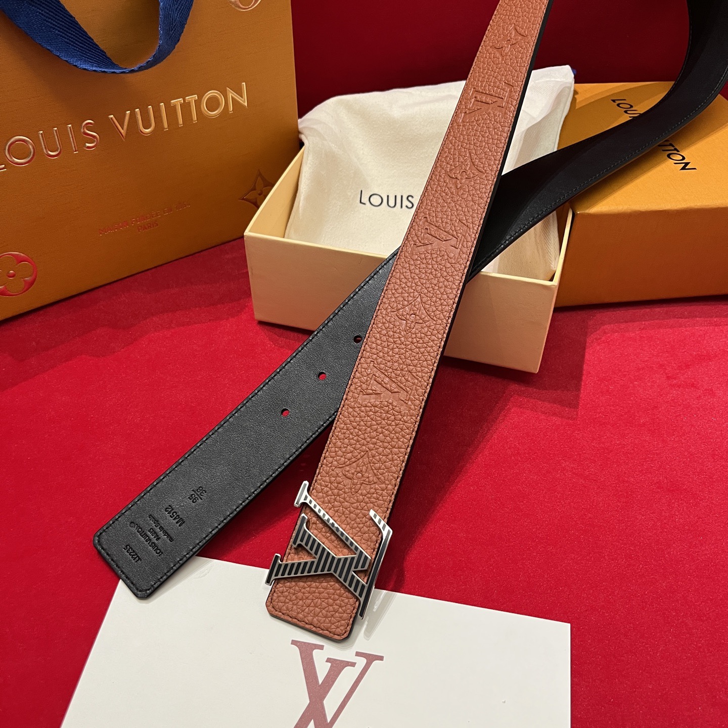 Louis Vuitton 루이비통 루이 비통 토고 패턴 소가죽 남성 벨트 1