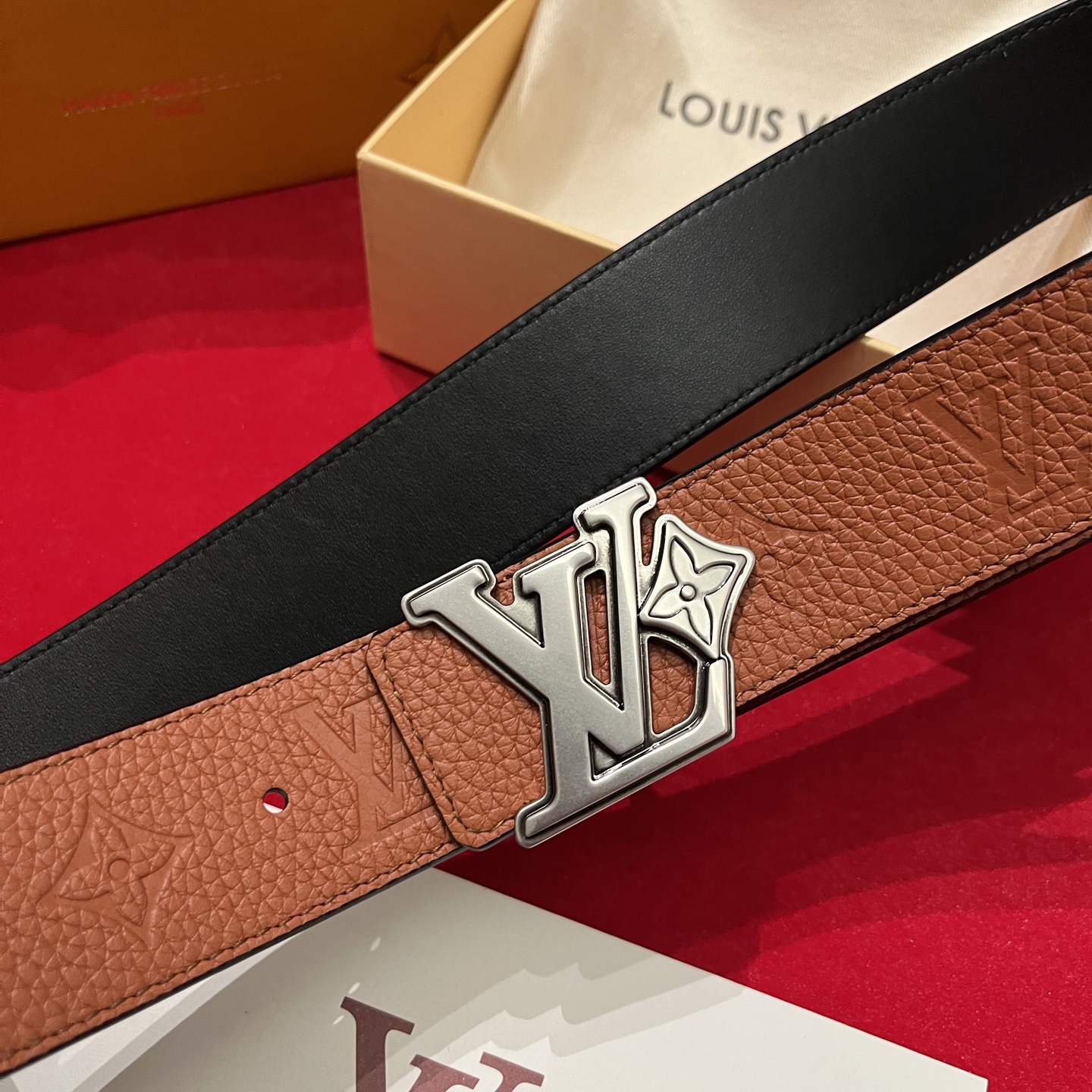 Louis Vuitton 루이비통 루이 비통 토고 패턴 소가죽 남성 벨트 3