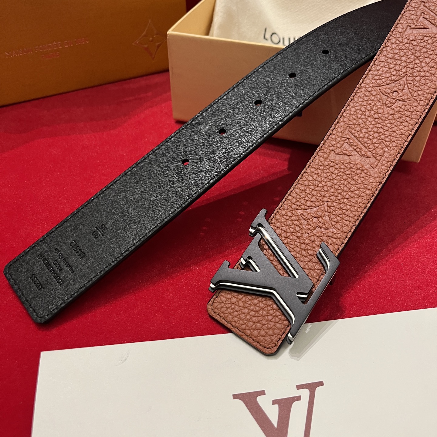 Louis Vuitton 루이비통 루이 비통 토고 패턴 소가죽 남성 벨트 2