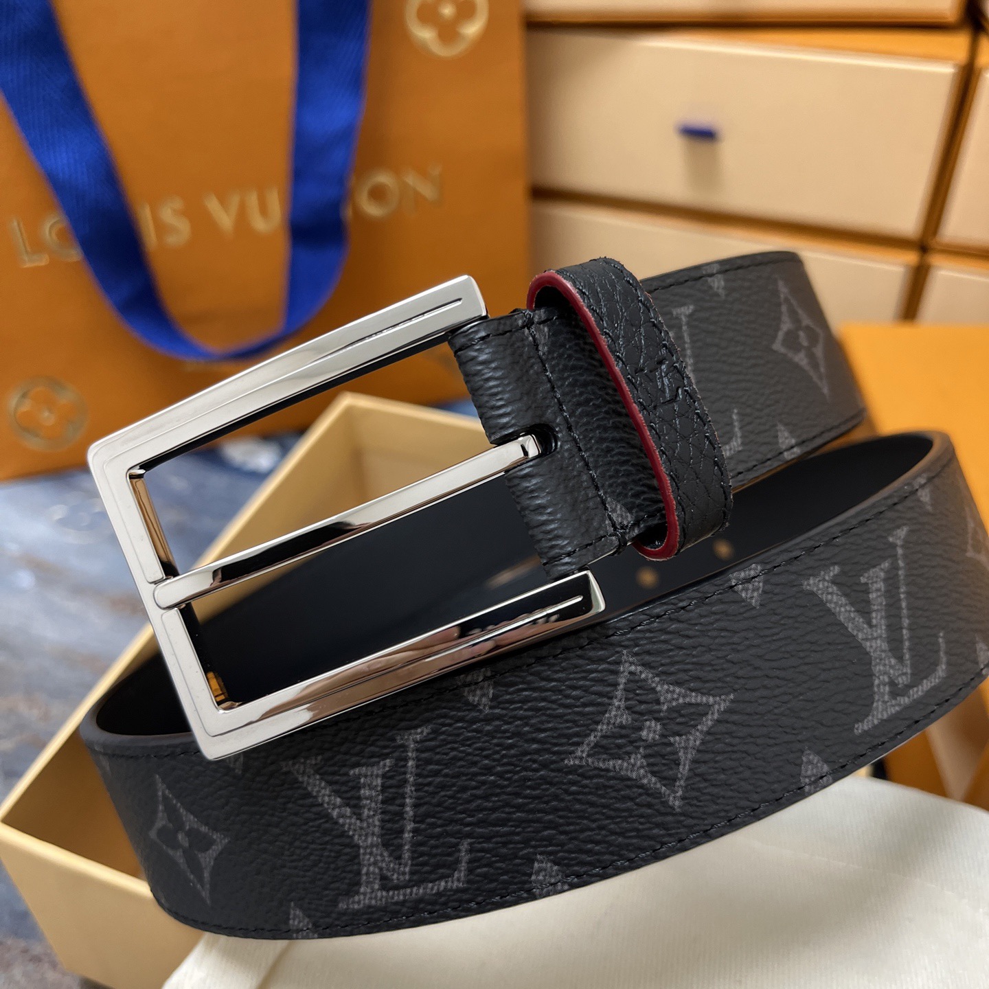 LOUIS VUITTON 루이비통 루이 비통 남성 모노그램 가죽 벨트 2