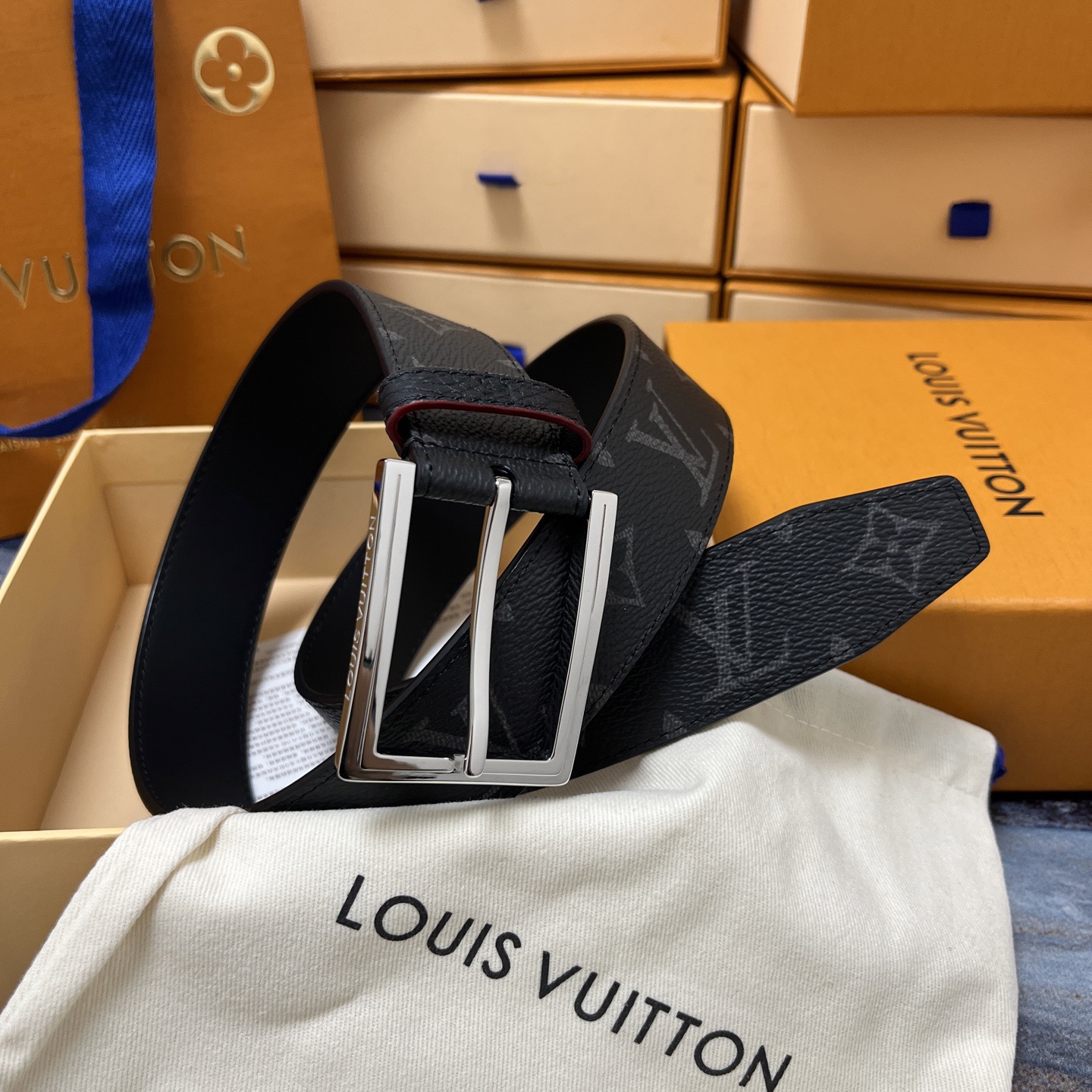LOUIS VUITTON 루이비통 루이 비통 남성 모노그램 가죽 벨트 5
