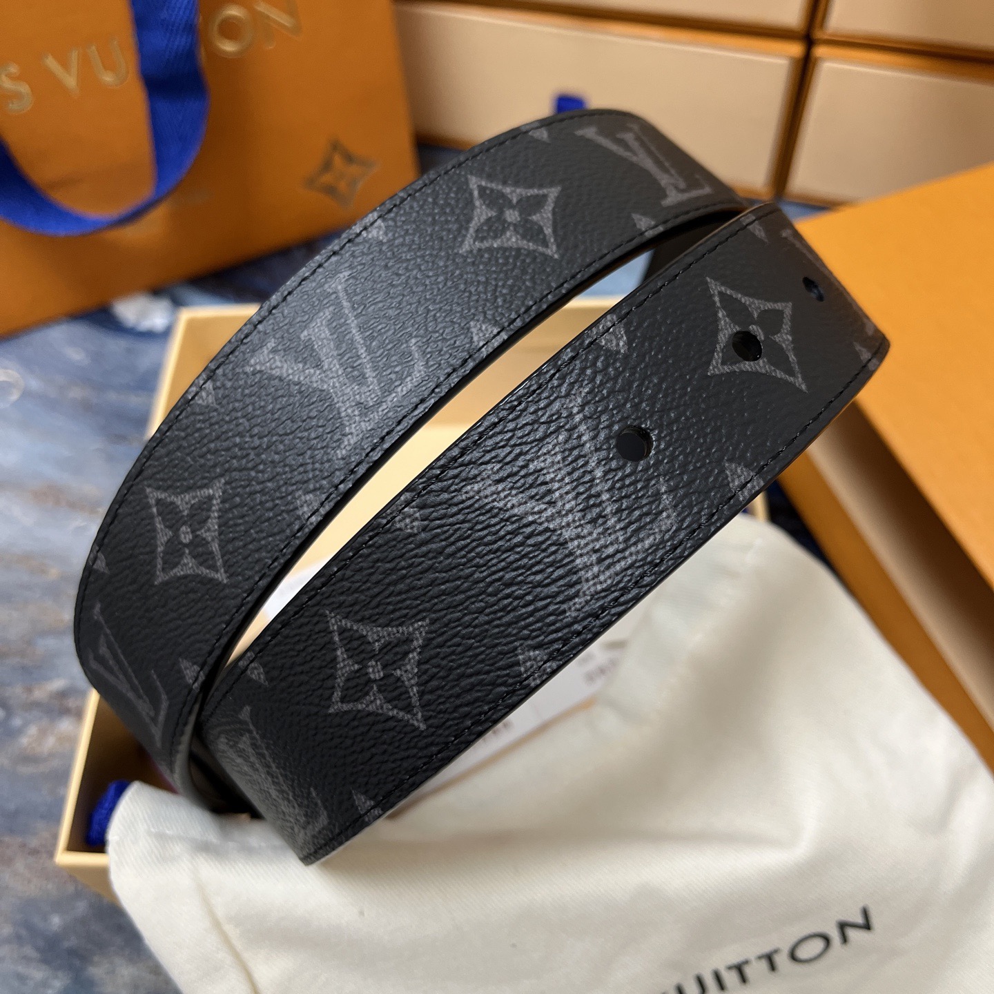 LOUIS VUITTON 루이비통 루이 비통 남성 모노그램 가죽 벨트 4