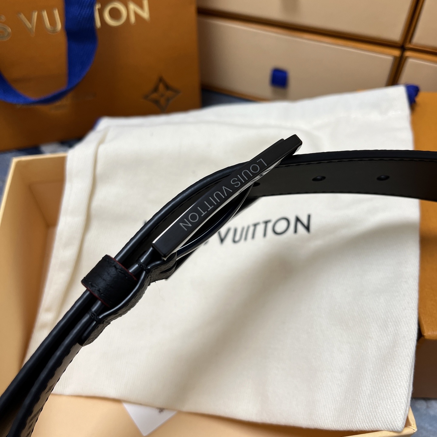 LOUIS VUITTON 루이비통 루이 비통 남성 모노그램 가죽 벨트 9