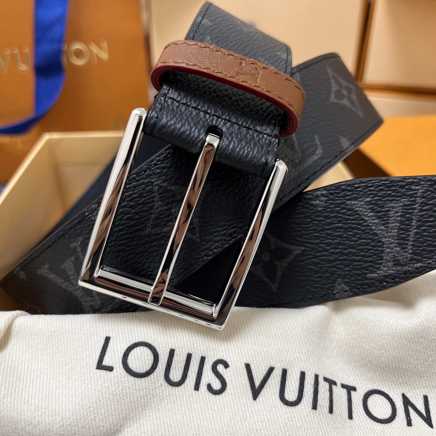 LOUIS VUITTON 루이비통 루이 비통 남성 모노그램 가죽 벨트 2