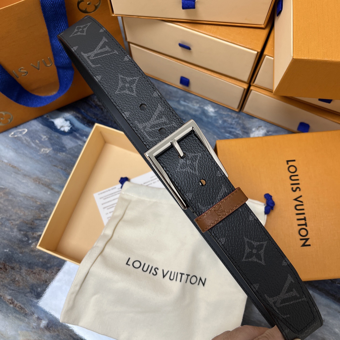 LOUIS VUITTON 루이비통 루이 비통 남성 모노그램 가죽 벨트 5