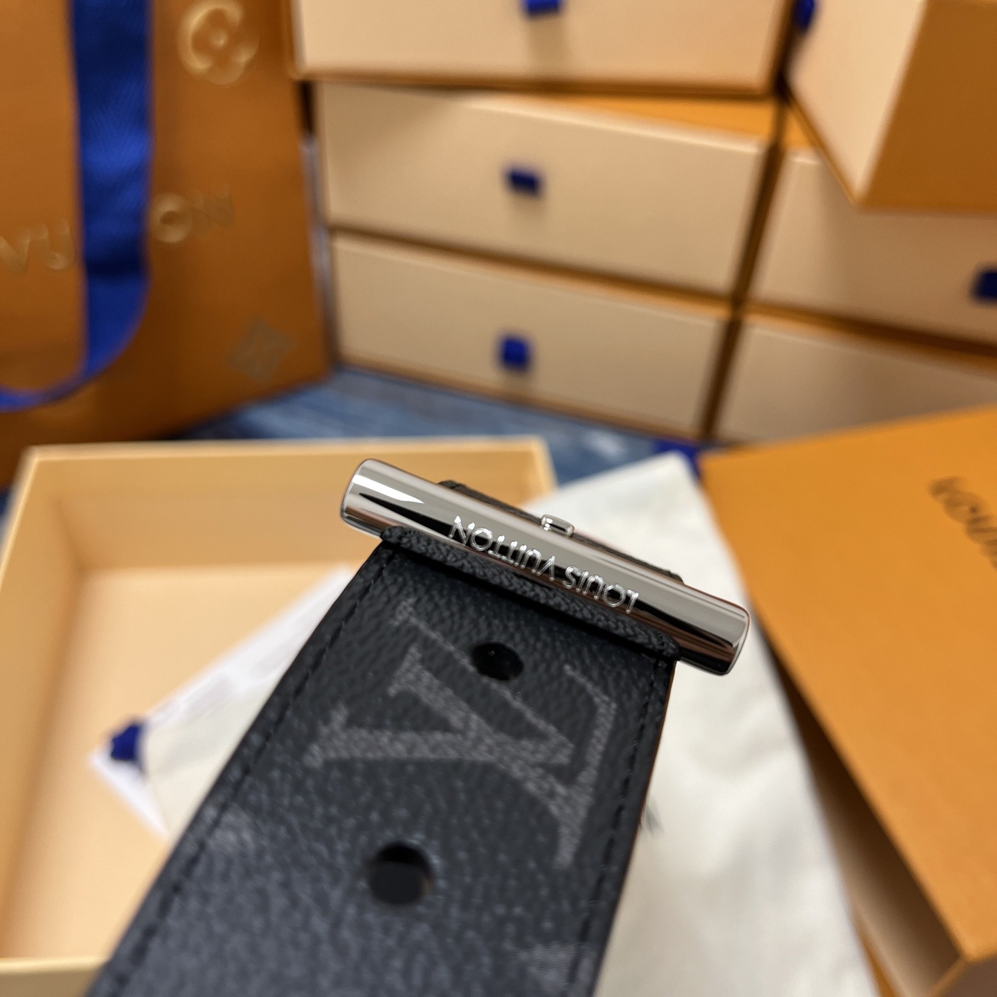 LOUIS VUITTON 루이비통 루이 비통 남성 모노그램 가죽 벨트 8