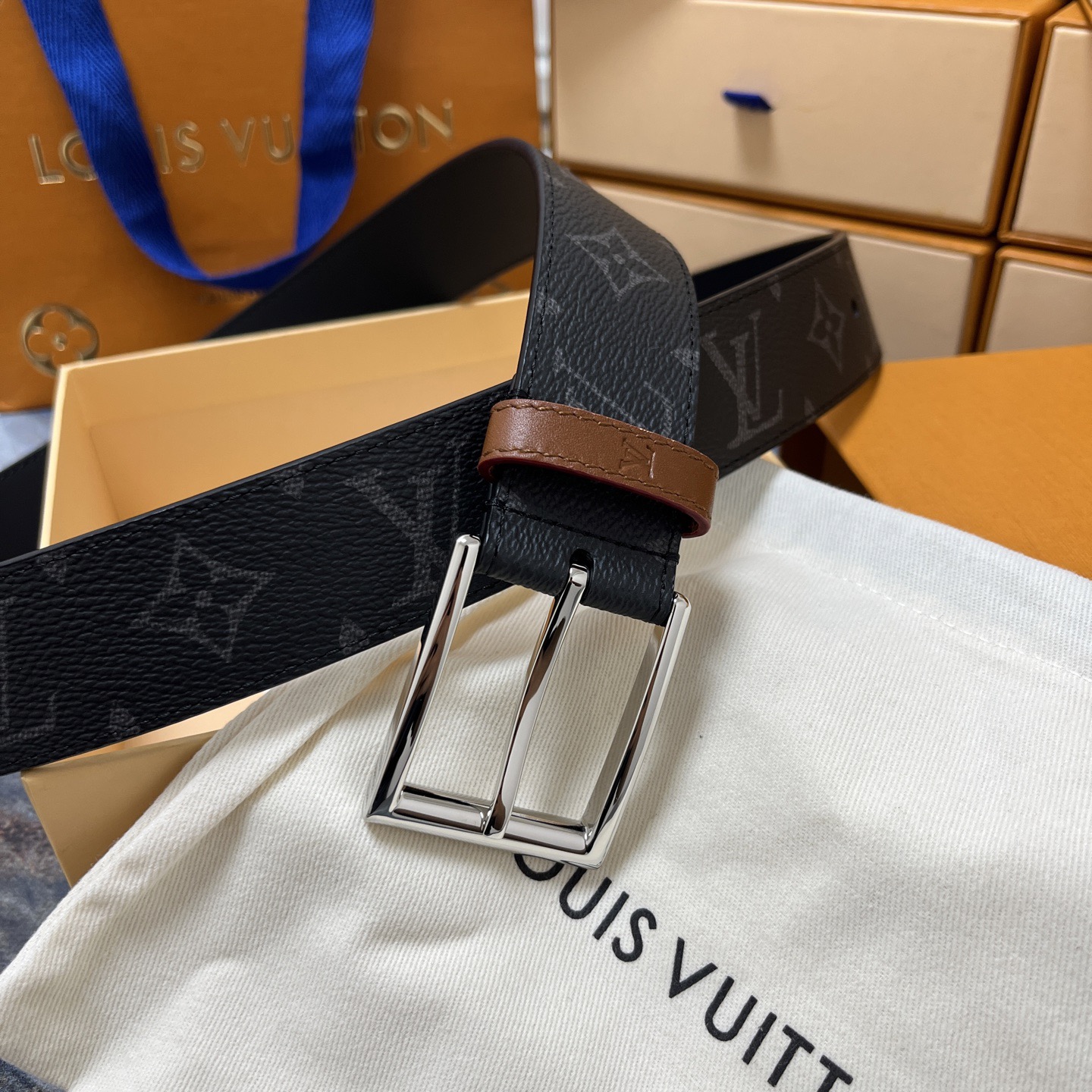 LOUIS VUITTON 루이비통 루이 비통 남성 모노그램 가죽 벨트 9