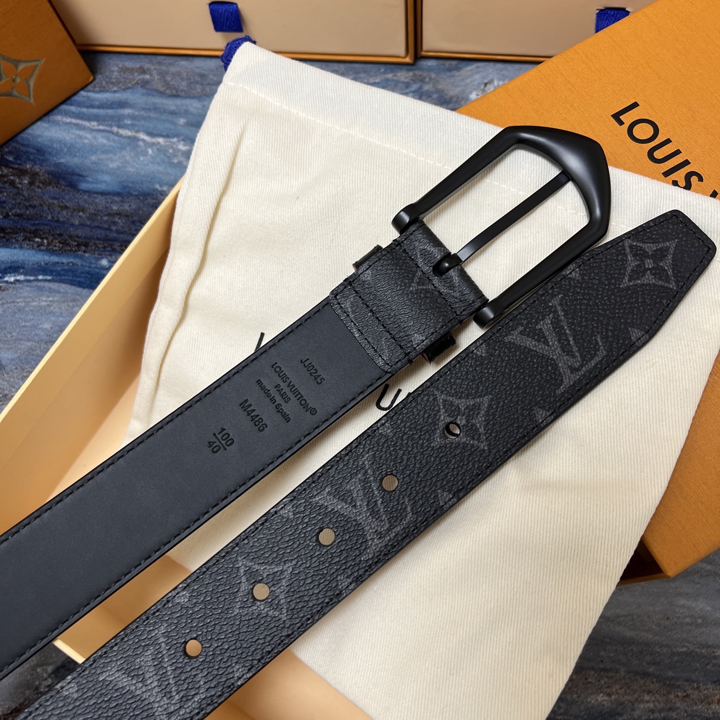 LOUIS VUITTON 루이비통 루이 비통 남성 모노그램 가죽 벨트 7
