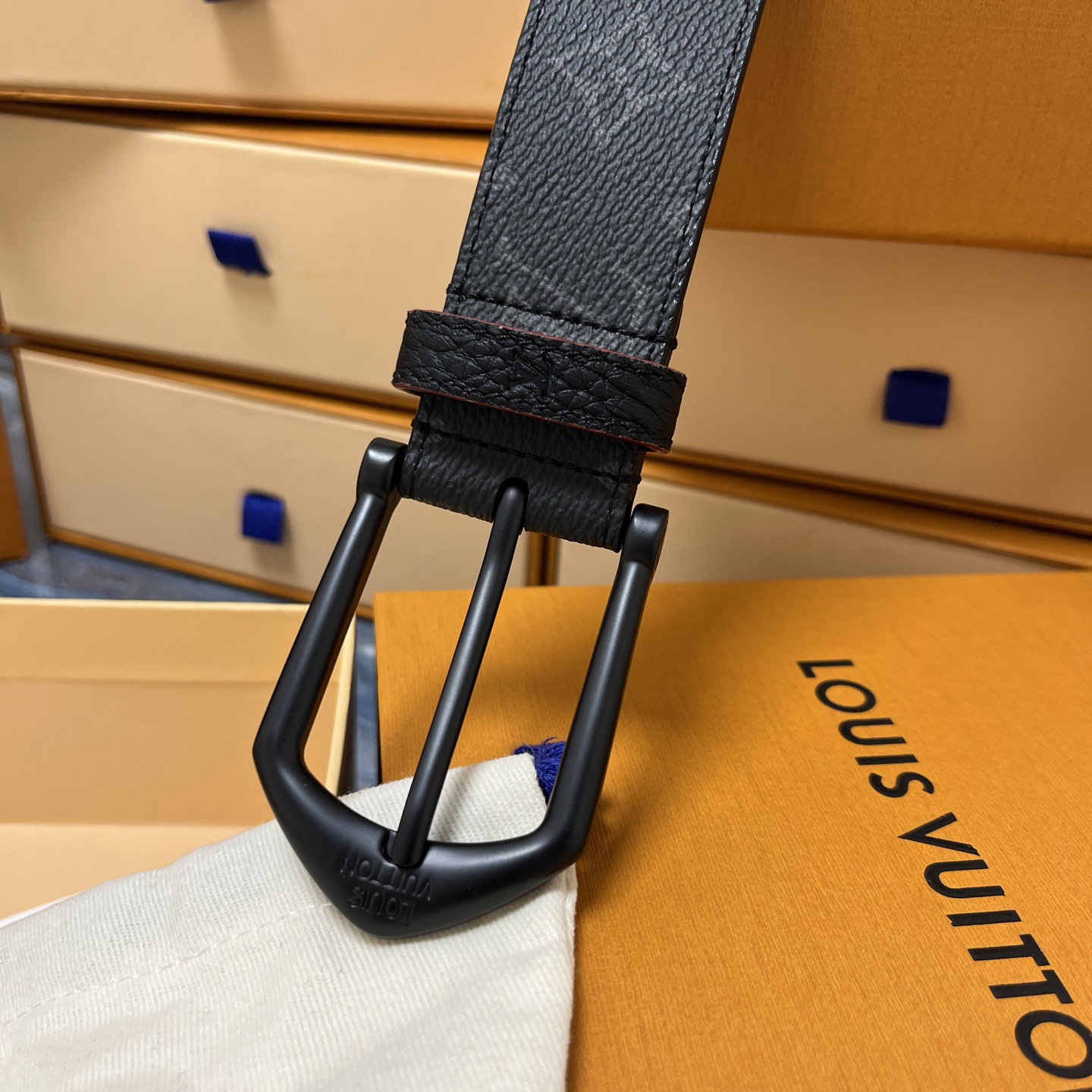 LOUIS VUITTON 루이비통 루이 비통 남성 모노그램 가죽 벨트 9