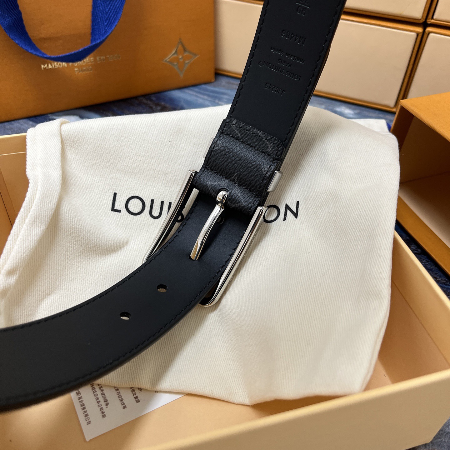 LOUIS VUITTON 루이비통 루이 비통 남성 모노그램 가죽 벨트 4