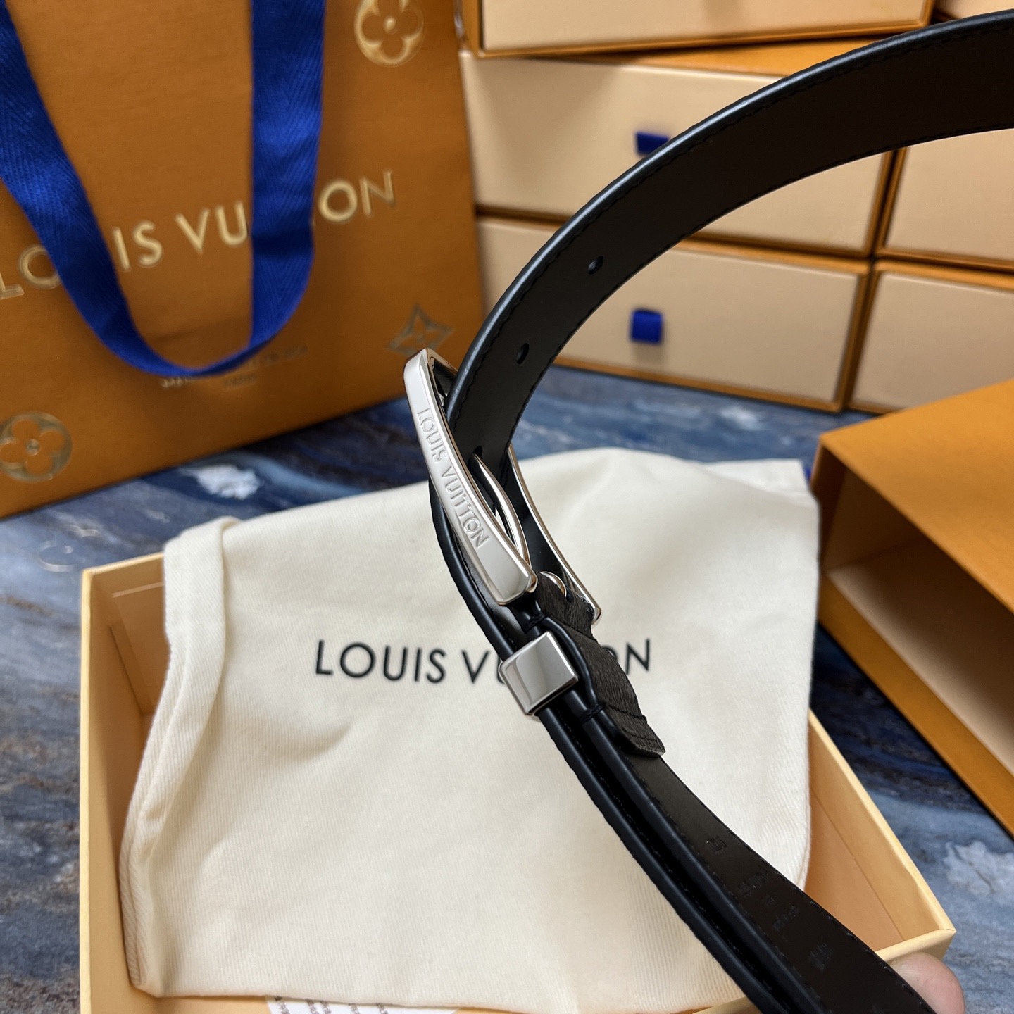 LOUIS VUITTON 루이비통 루이 비통 남성 모노그램 가죽 벨트 5