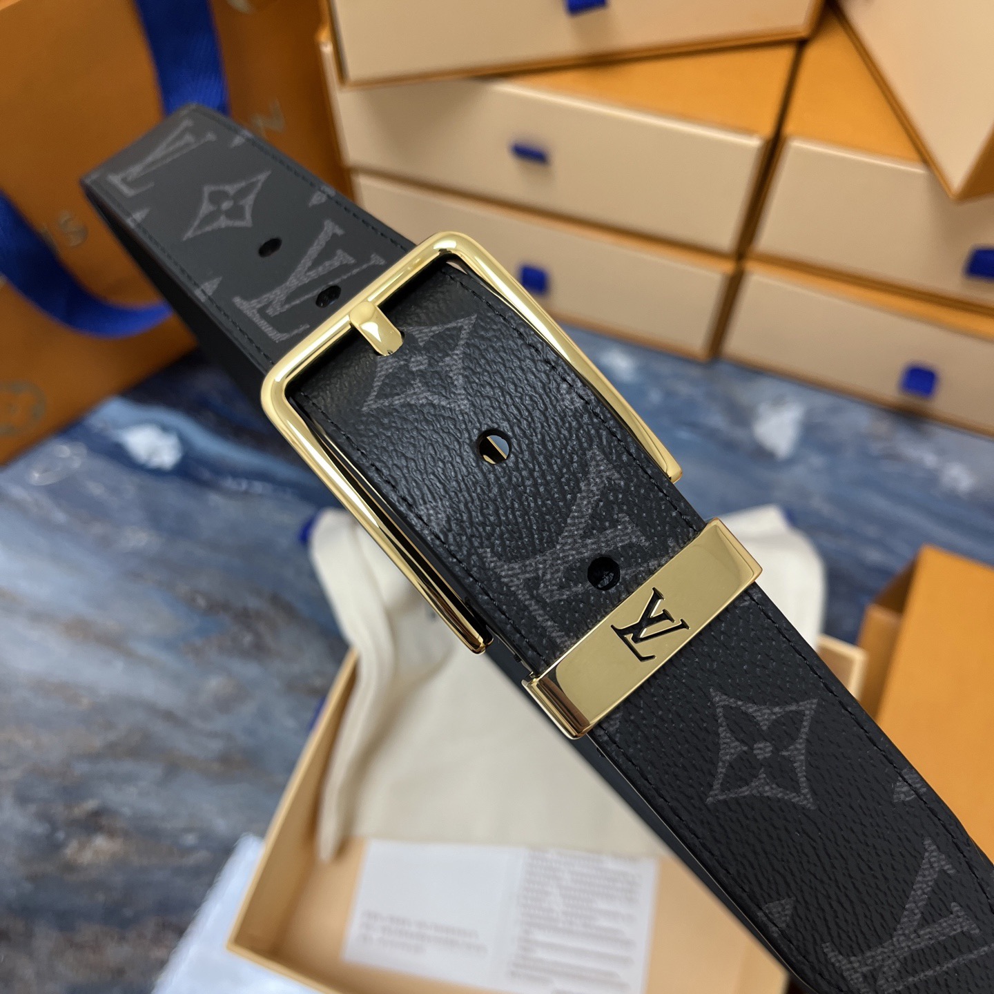 LOUIS VUITTON 루이비통 루이 비통 남성 모노그램 가죽 벨트 2