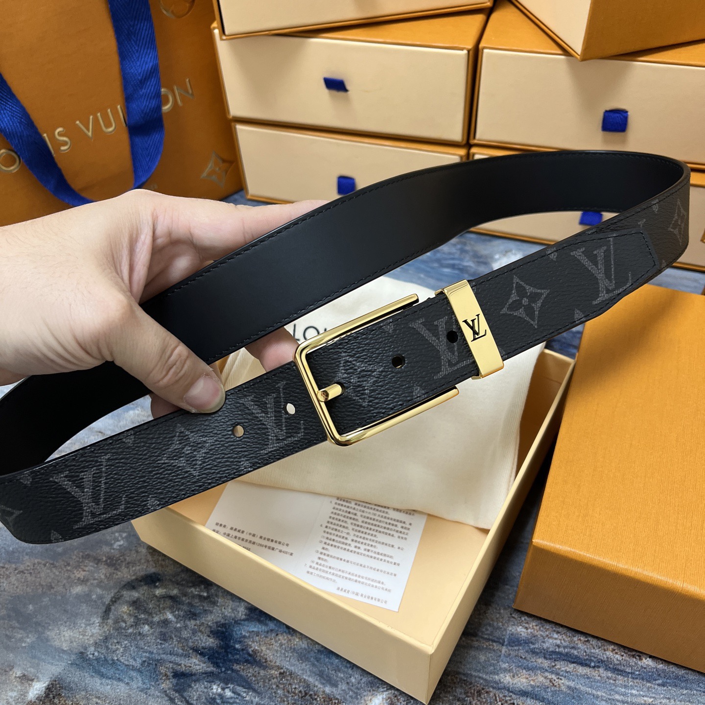 LOUIS VUITTON 루이비통 루이 비통 남성 모노그램 가죽 벨트 4