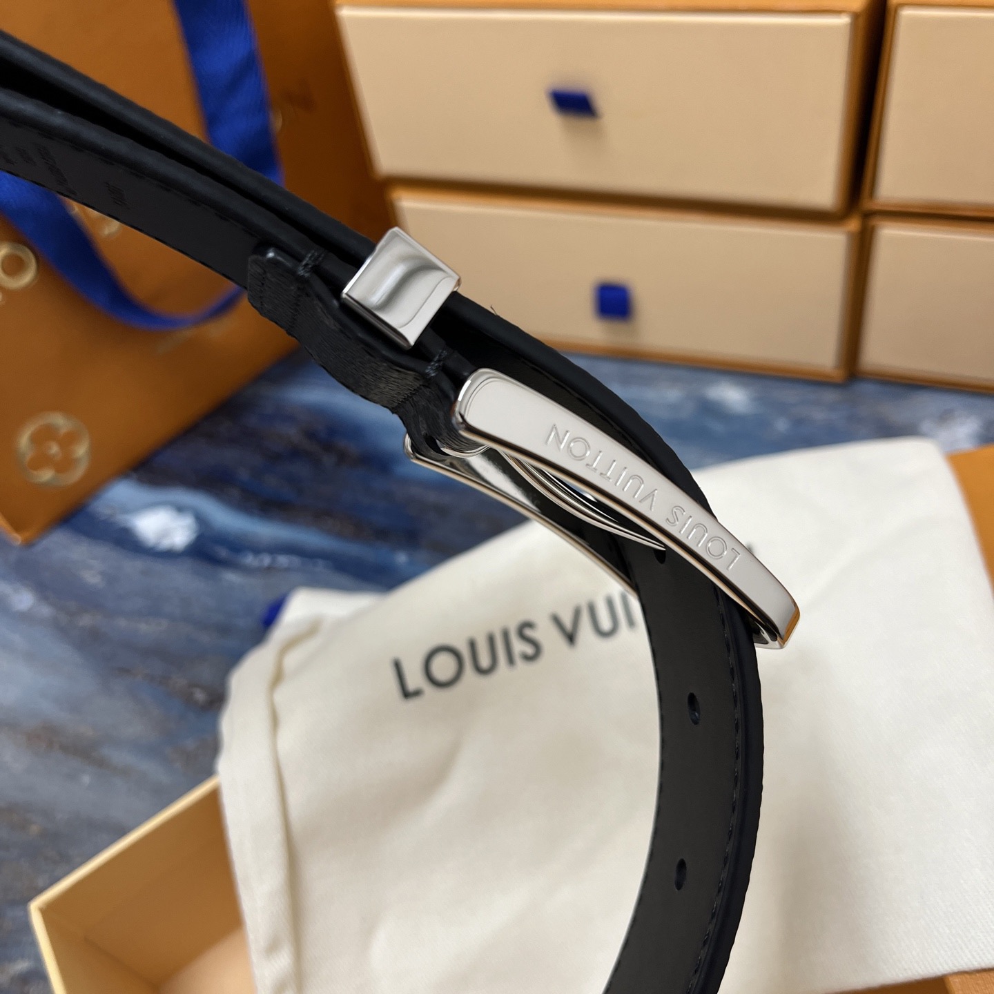 LOUIS VUITTON 루이비통 루이 비통 남성 모노그램 가죽 벨트 3