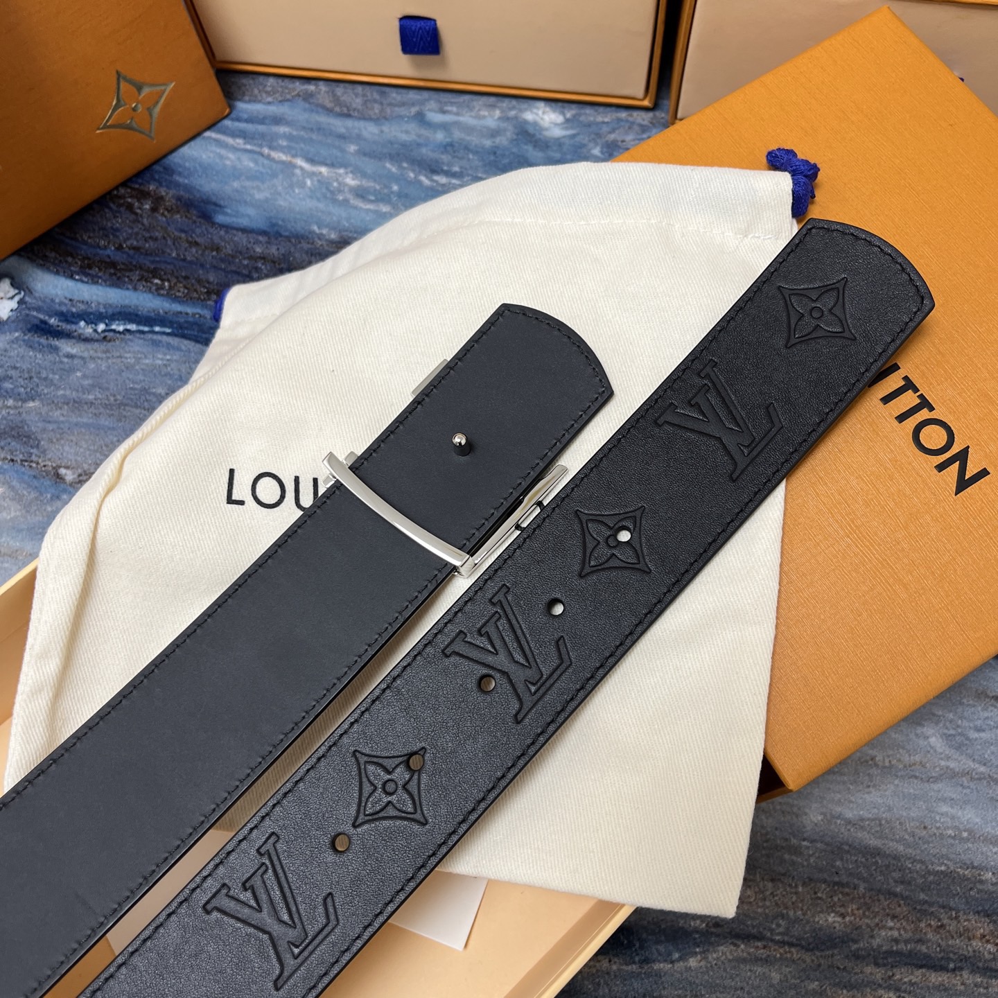 Louis Vuitton 루이비통 루이 비통 모노그램 엠보 소가죽 벨트 6