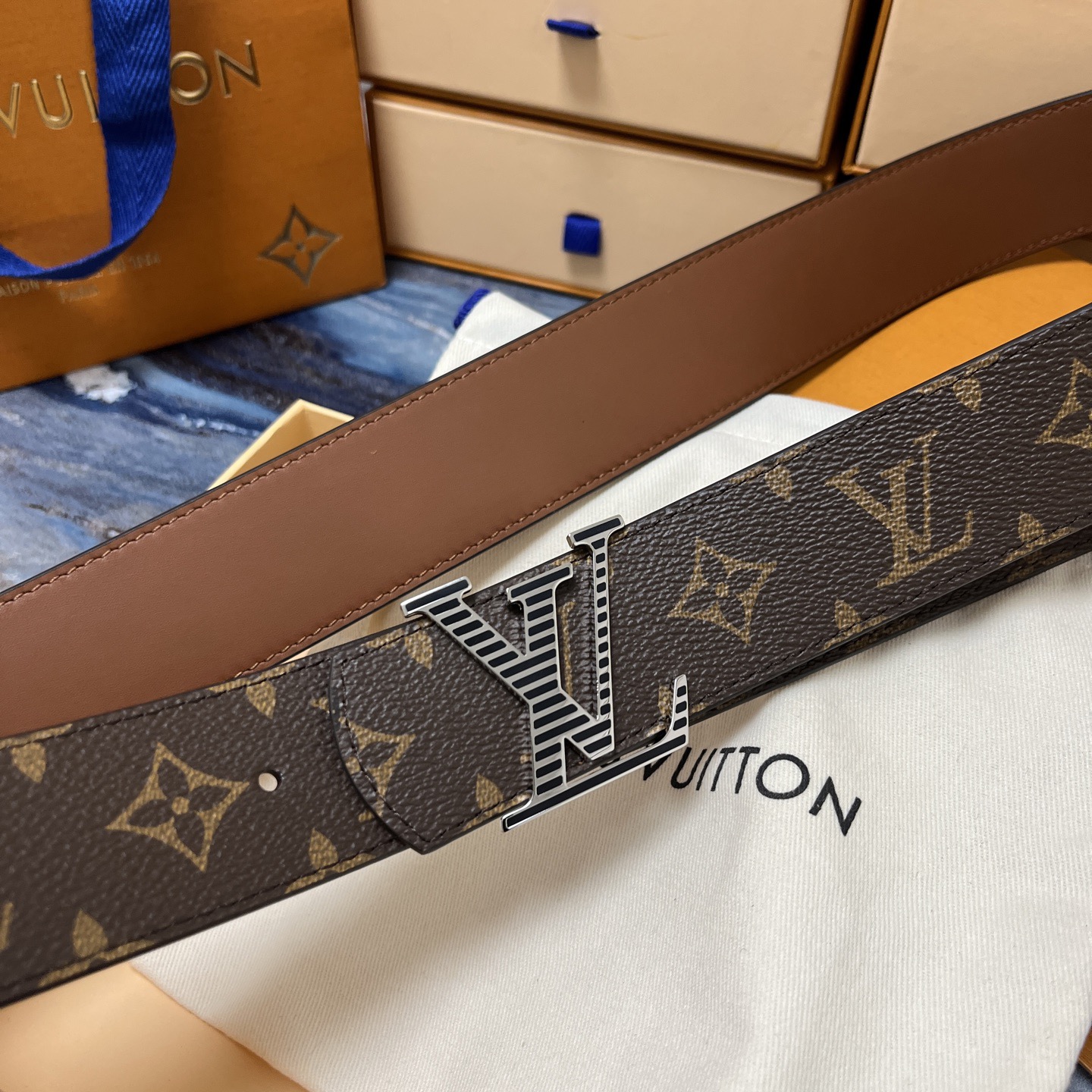 Louis Vuitton 루이비통 루이 비통 모노그램 엠보 소가죽 벨트 7