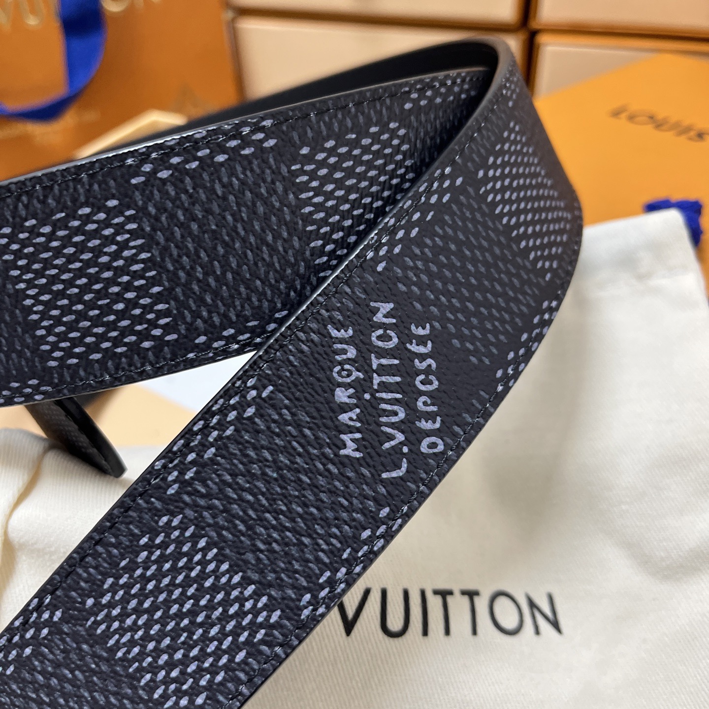 Gucci 구찌 2025 프리폴 GG 로고 V넥 울 니트 가디건 14