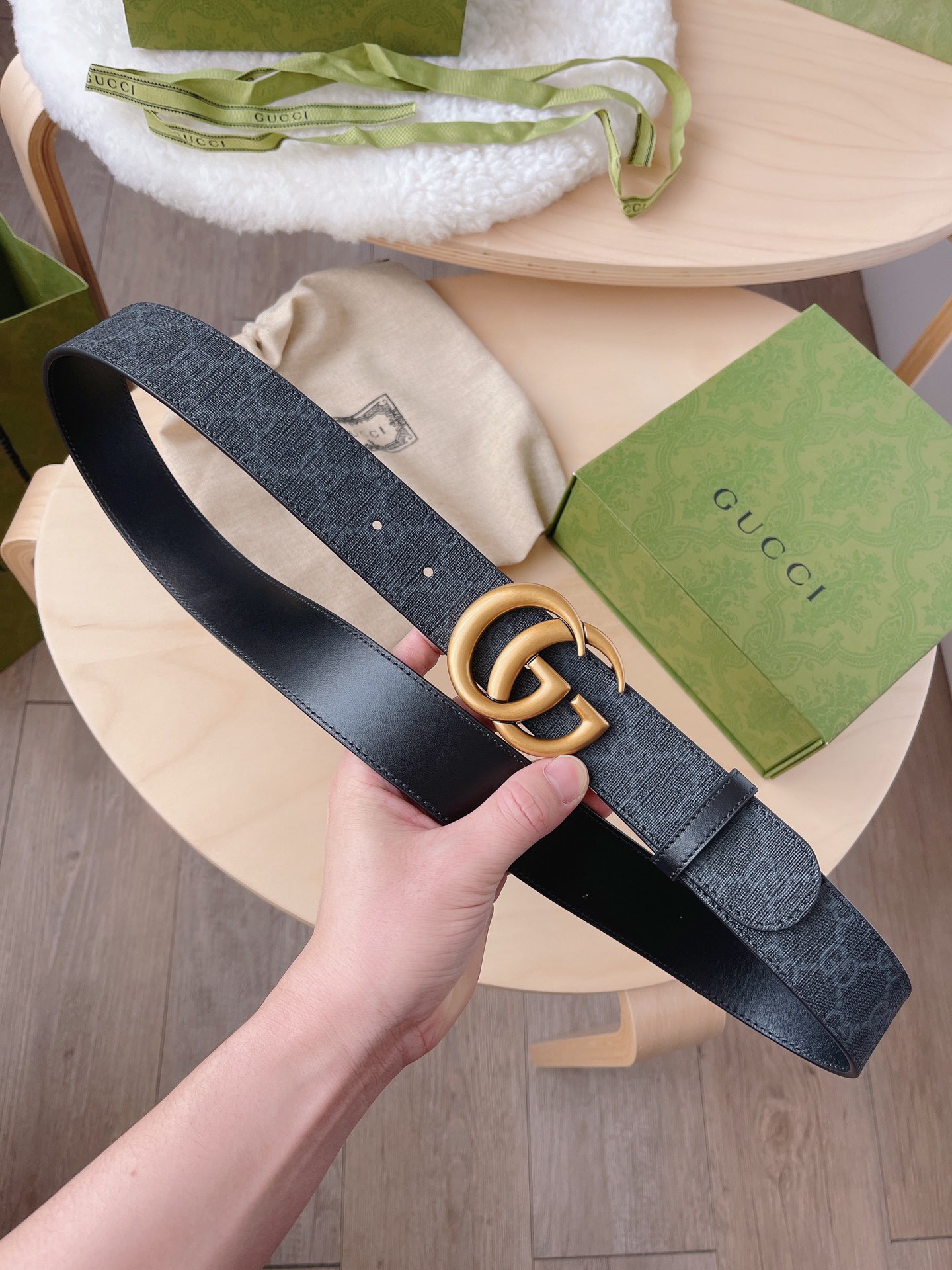 LOUIS VUITTON 루이비통 Safari 모노그램 코튼 니트 스웨터 11