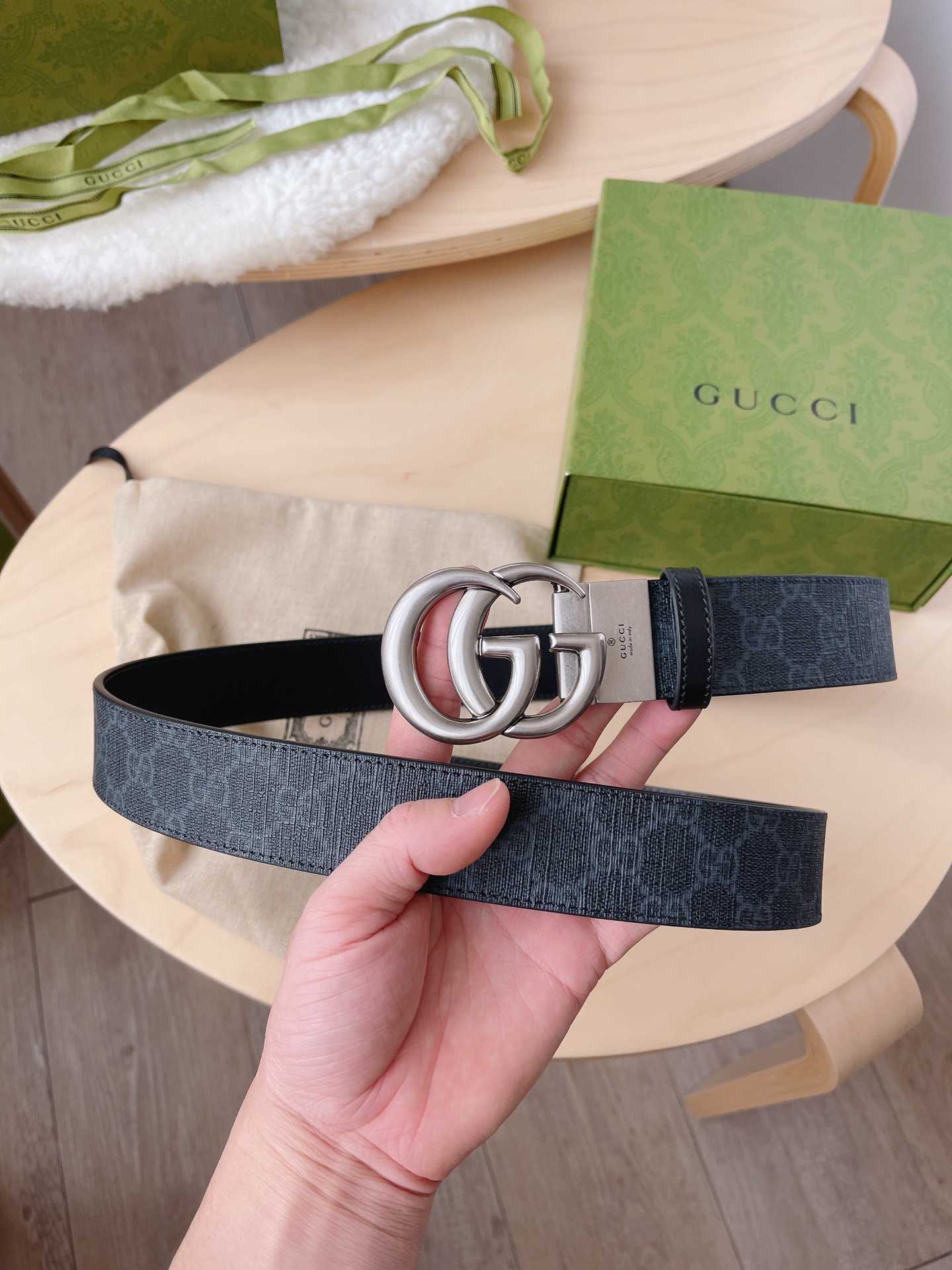 Dior 디올 로고 그래픽 라운드 니트 스웨터 7