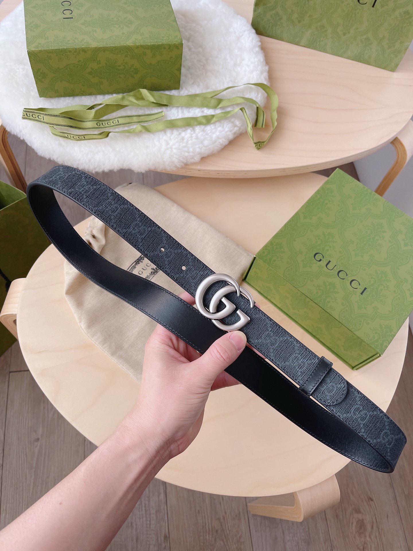 Dior 디올 로고 그래픽 라운드 니트 스웨터 15