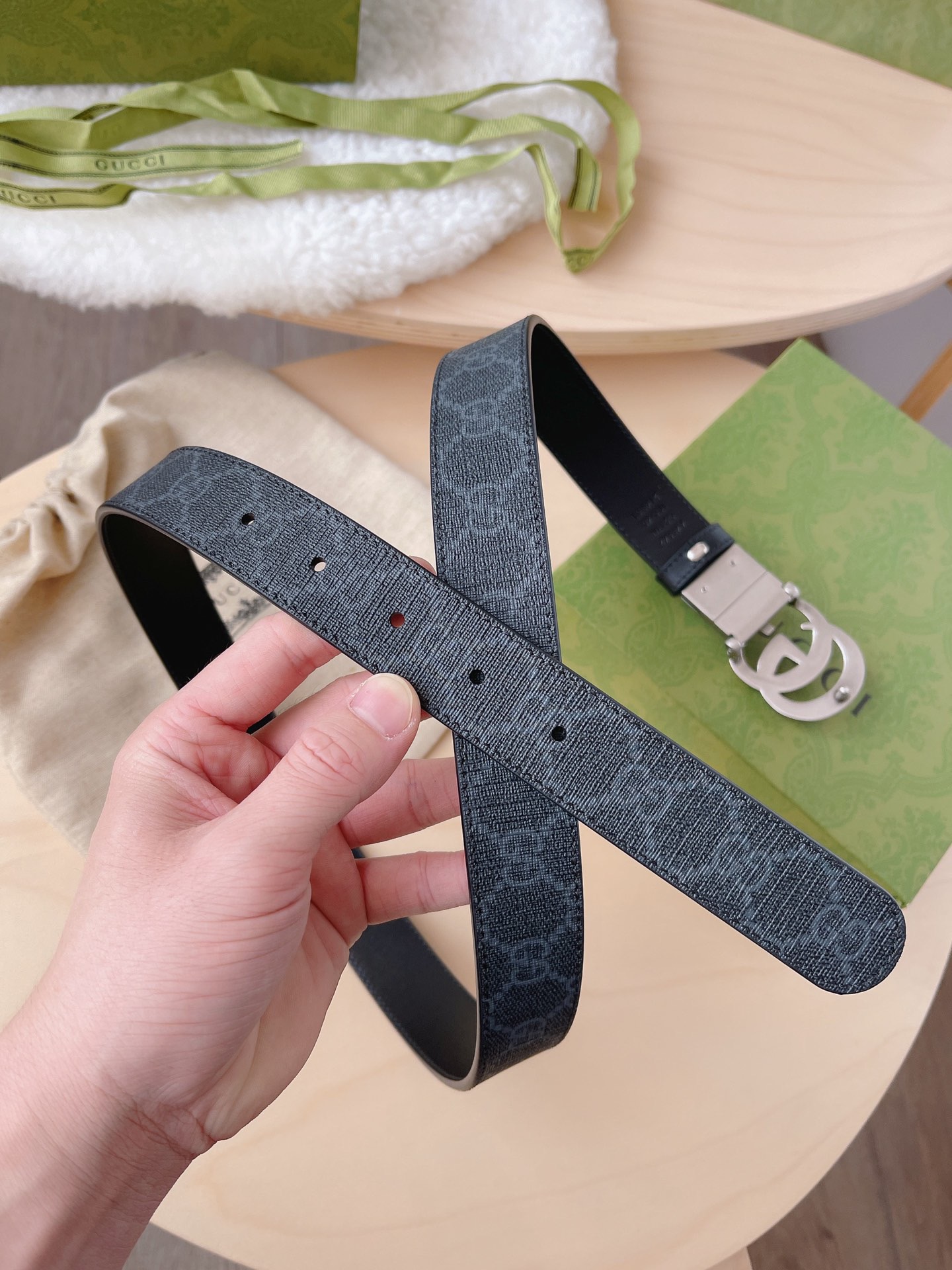 Dior 디올 로고 그래픽 라운드 니트 스웨터 17