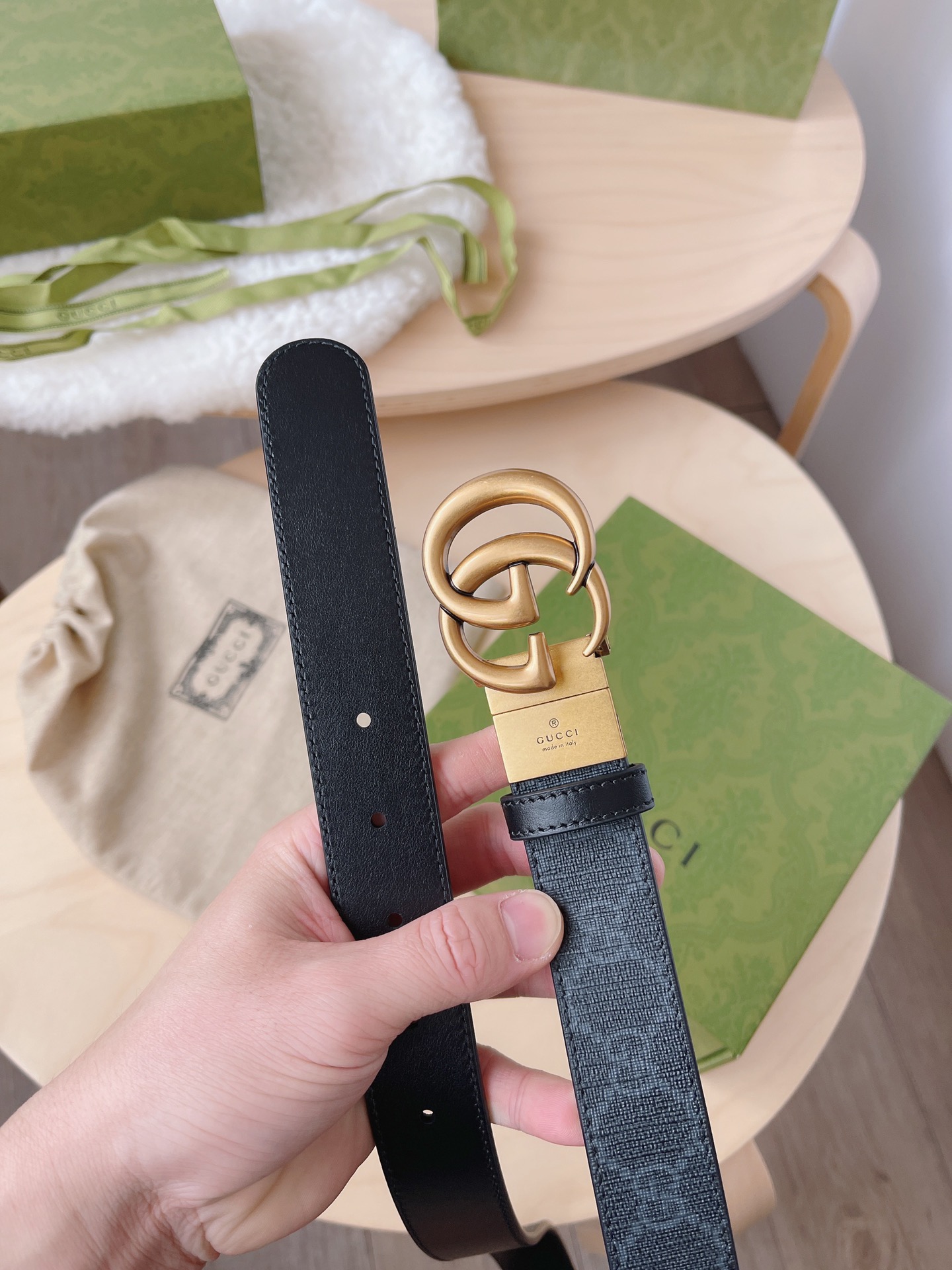 LOUIS VUITTON 루이비통 마해모 헤어플라워 니트 가디건 4