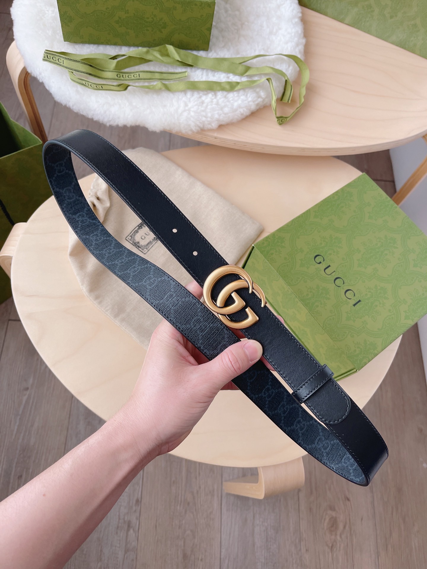 LOUIS VUITTON 루이비통 마해모 헤어플라워 니트 가디건 6