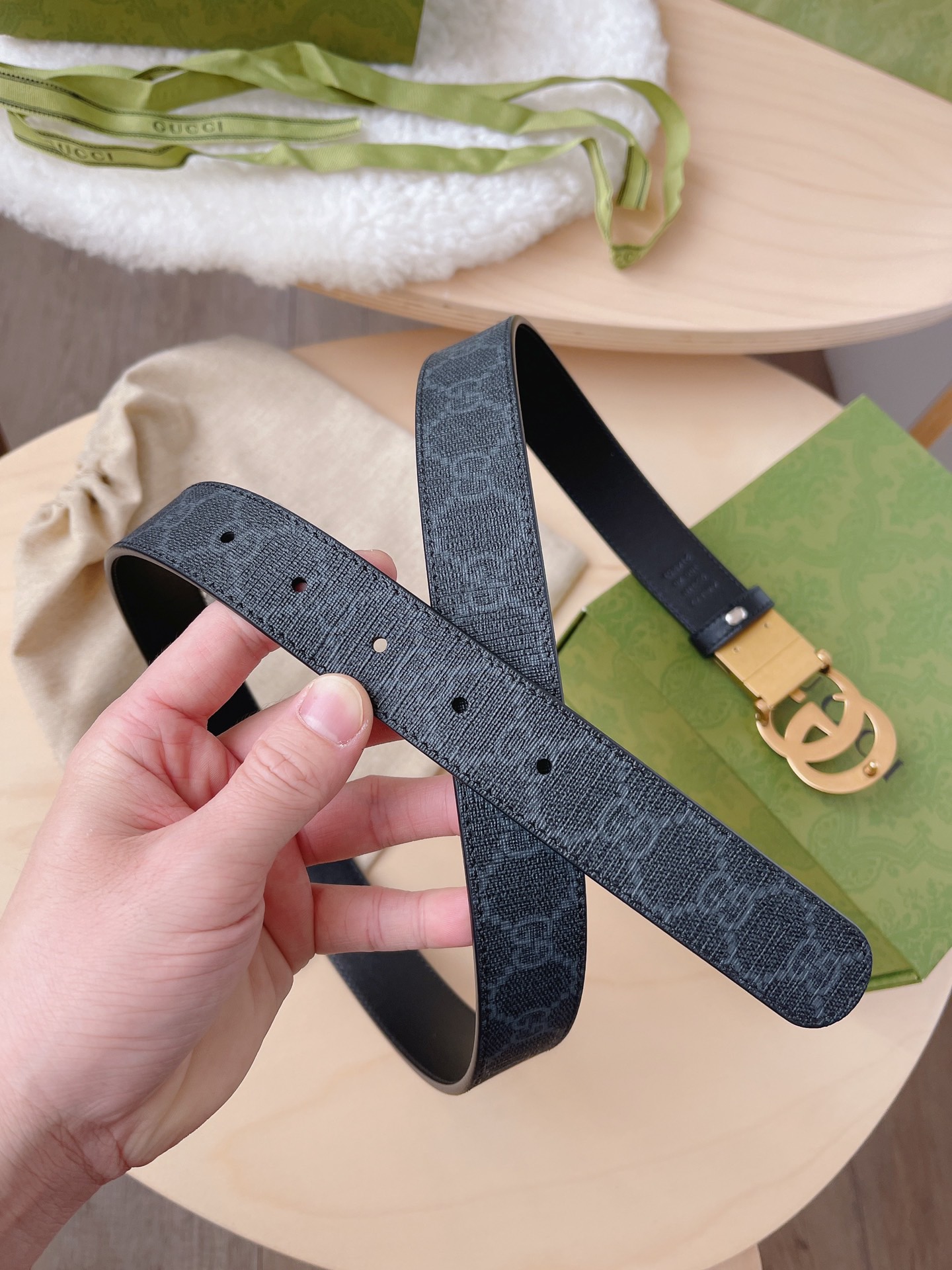 LOUIS VUITTON 루이비통 마해모 헤어플라워 니트 가디건 7