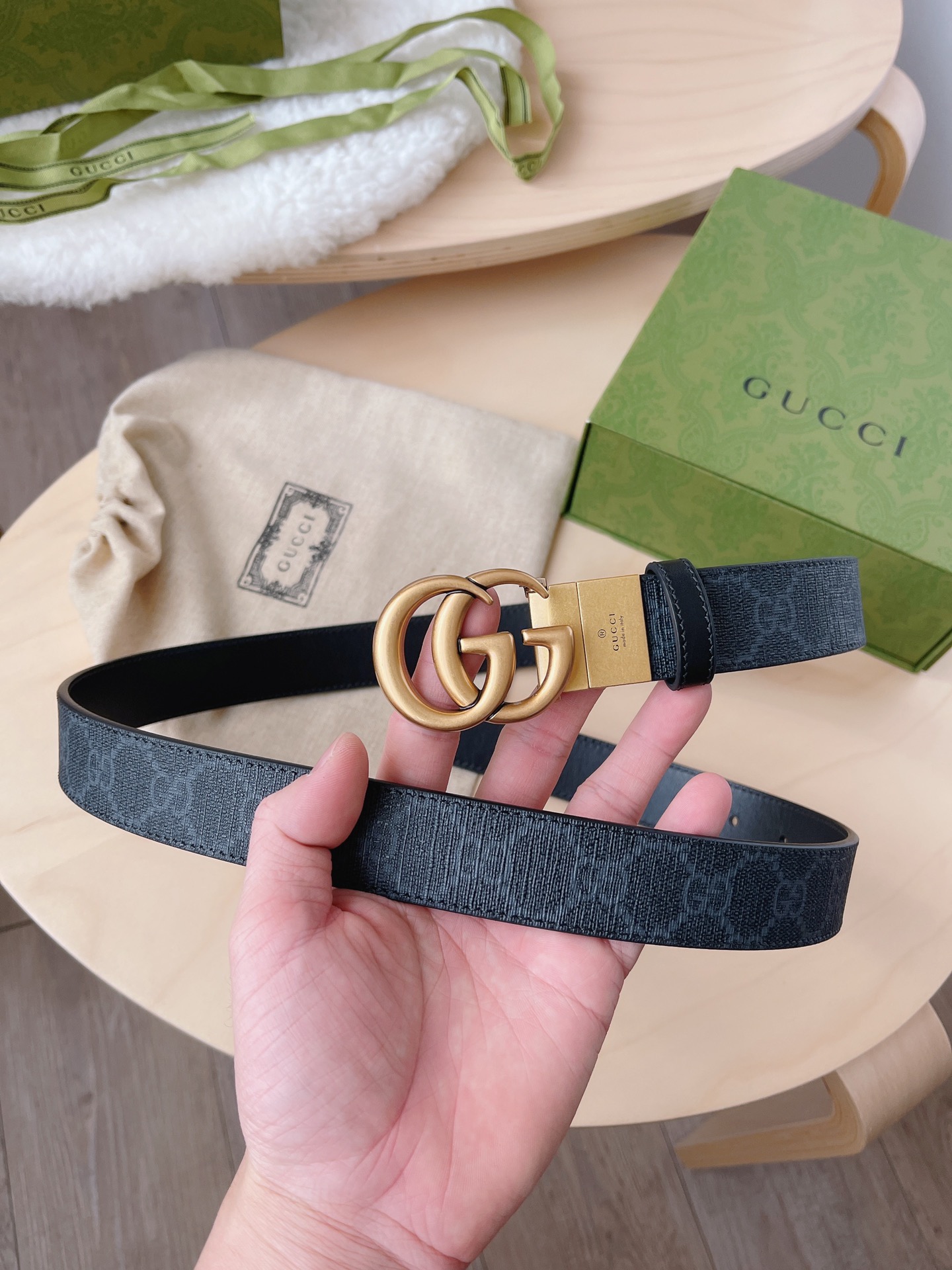 LOUIS VUITTON 루이비통 마해모 헤어플라워 니트 가디건 8