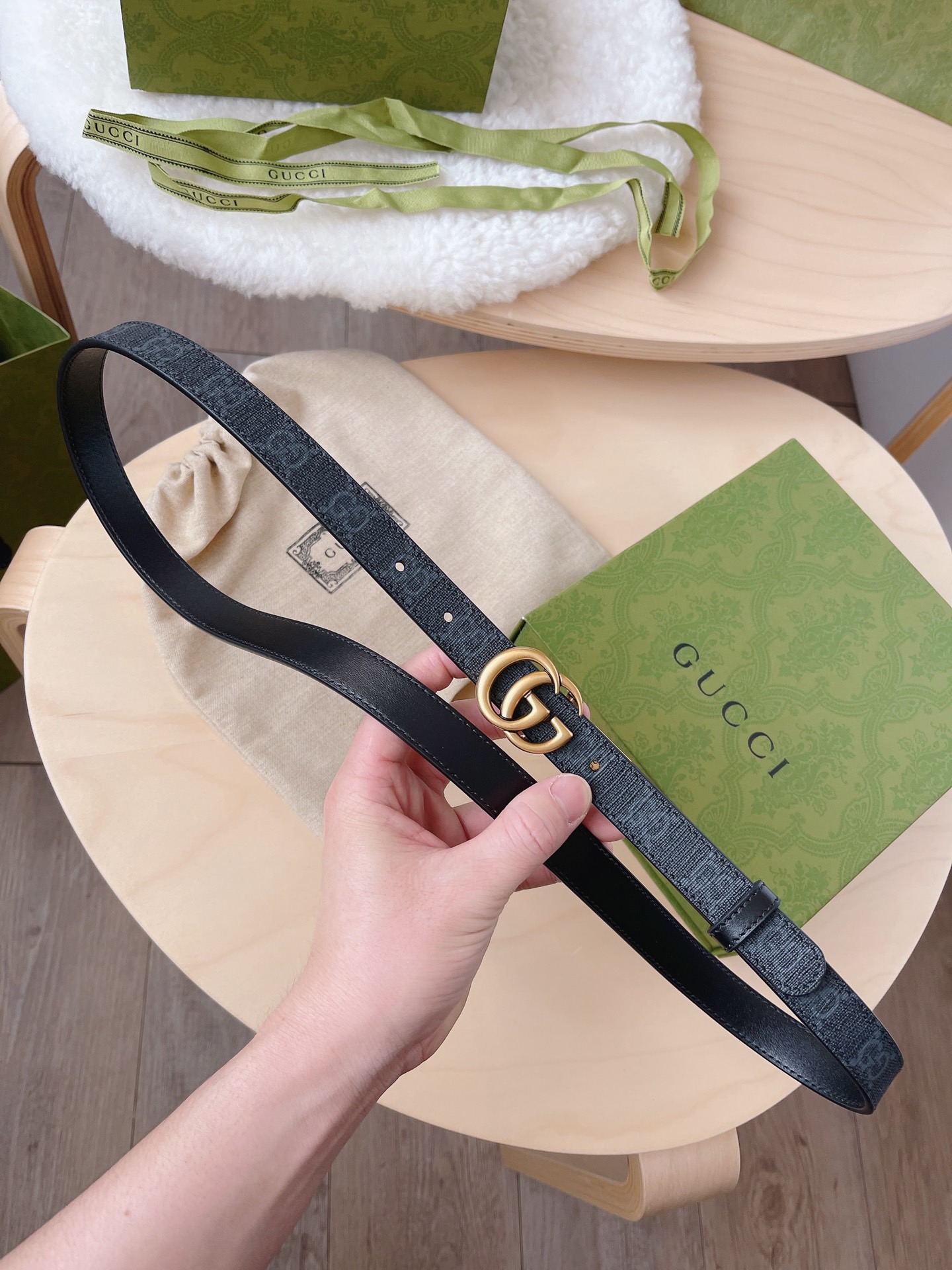 LOUIS VUITTON 루이비통 마해모 헤어플라워 니트 가디건 14